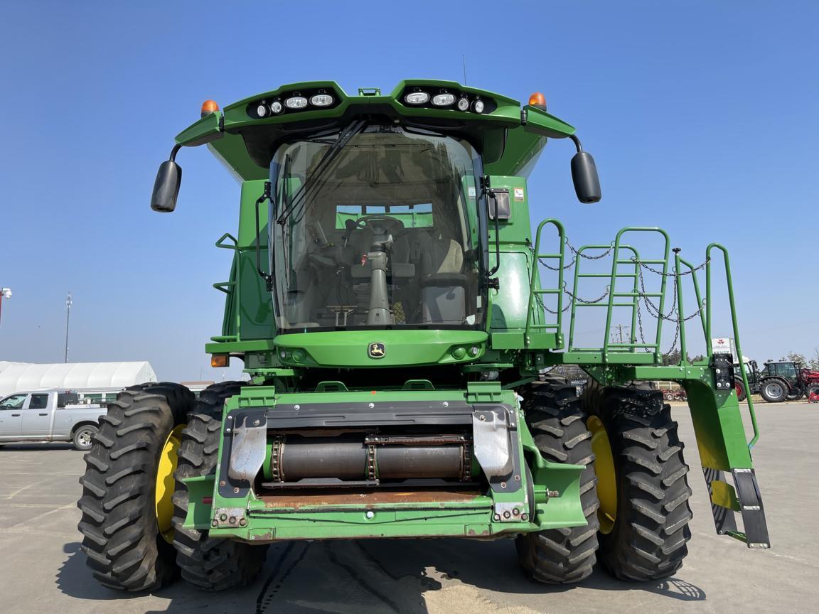 2014 John Deere S680 Combine