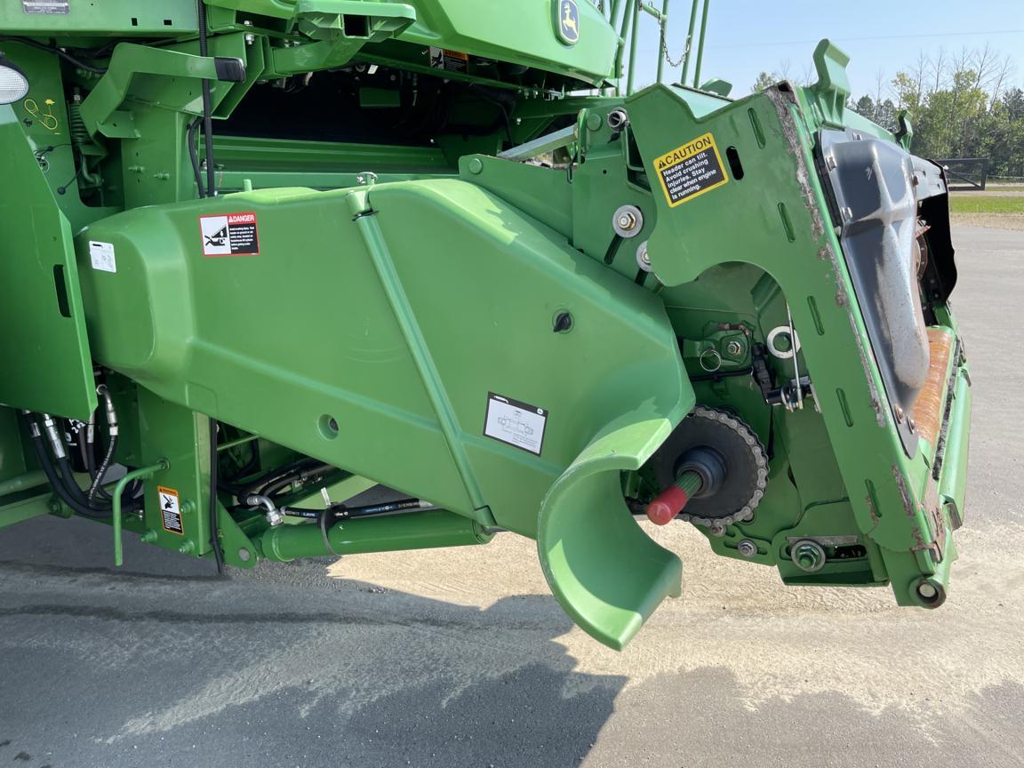2014 John Deere S680 Combine