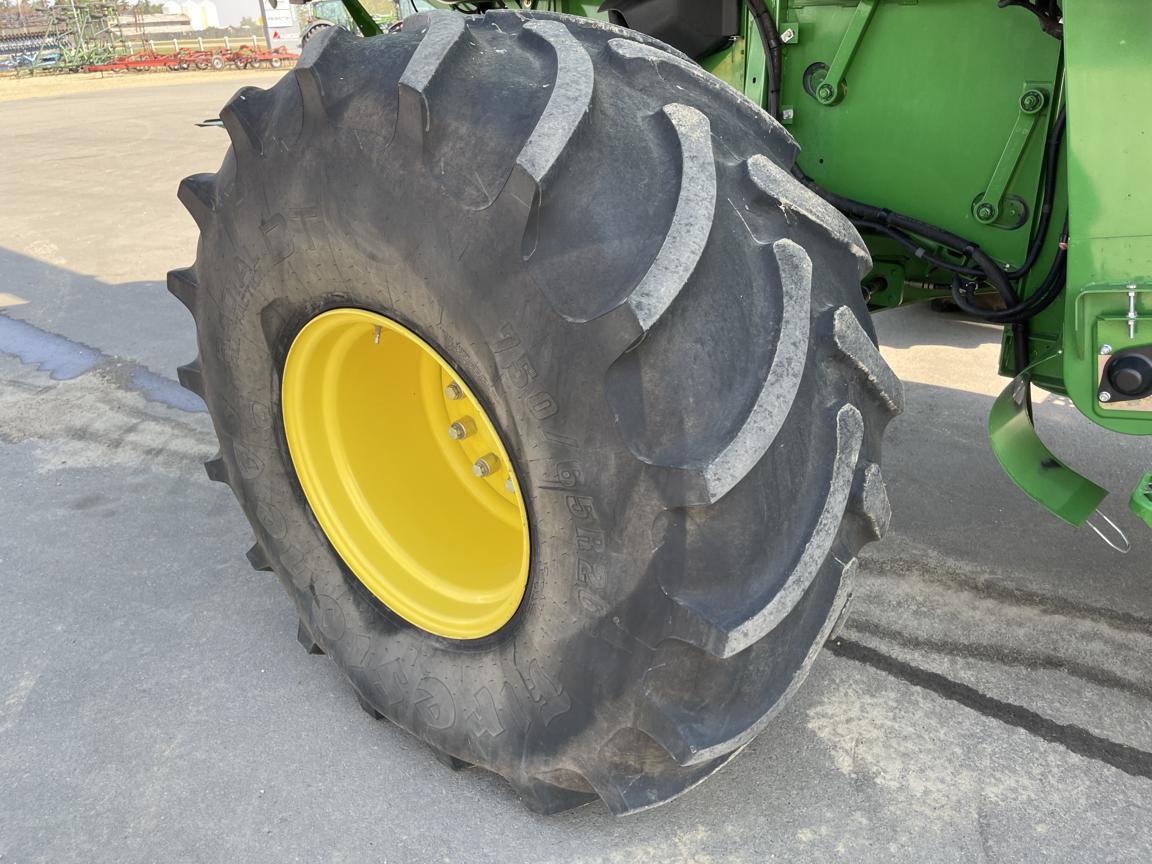 2014 John Deere S680 Combine