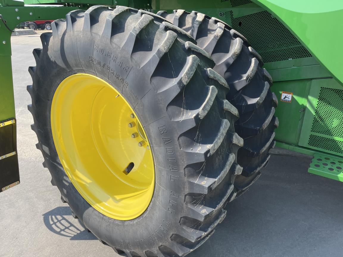 2014 John Deere S680 Combine