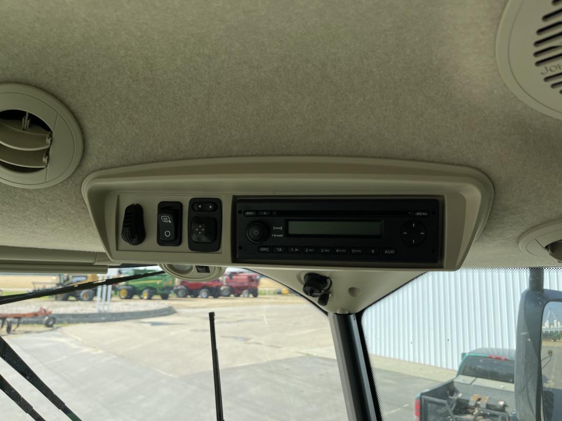 2014 John Deere S680 Combine