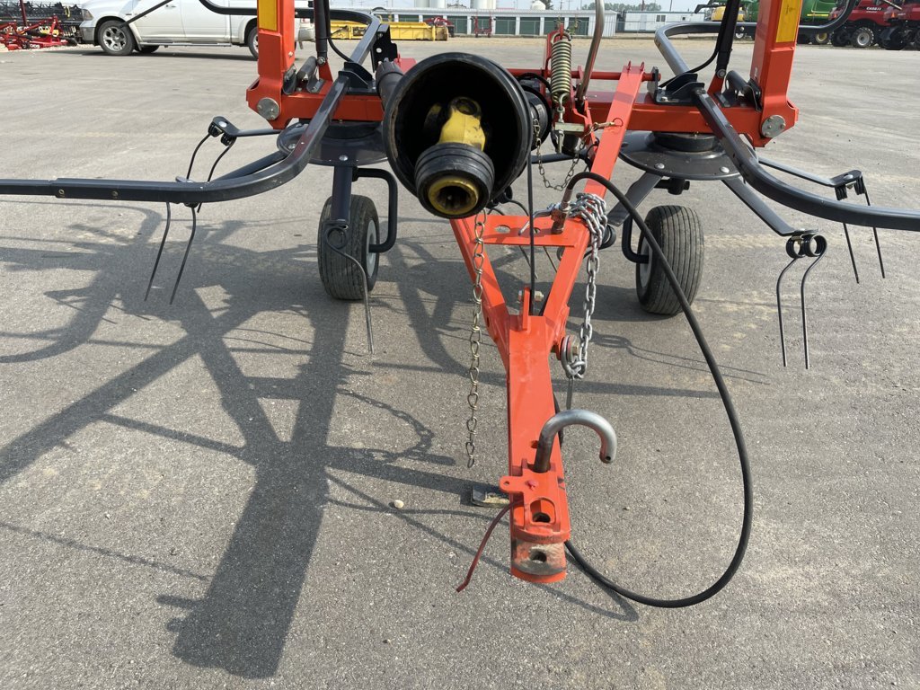 2017 Kubota TE4052T Tedder