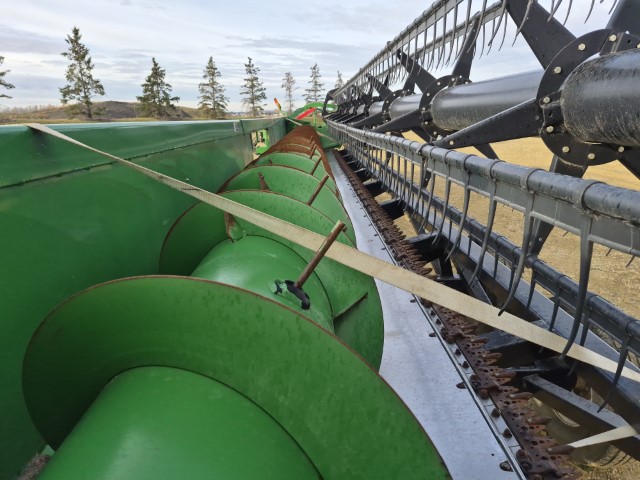 2016 John Deere 635F Header Combine