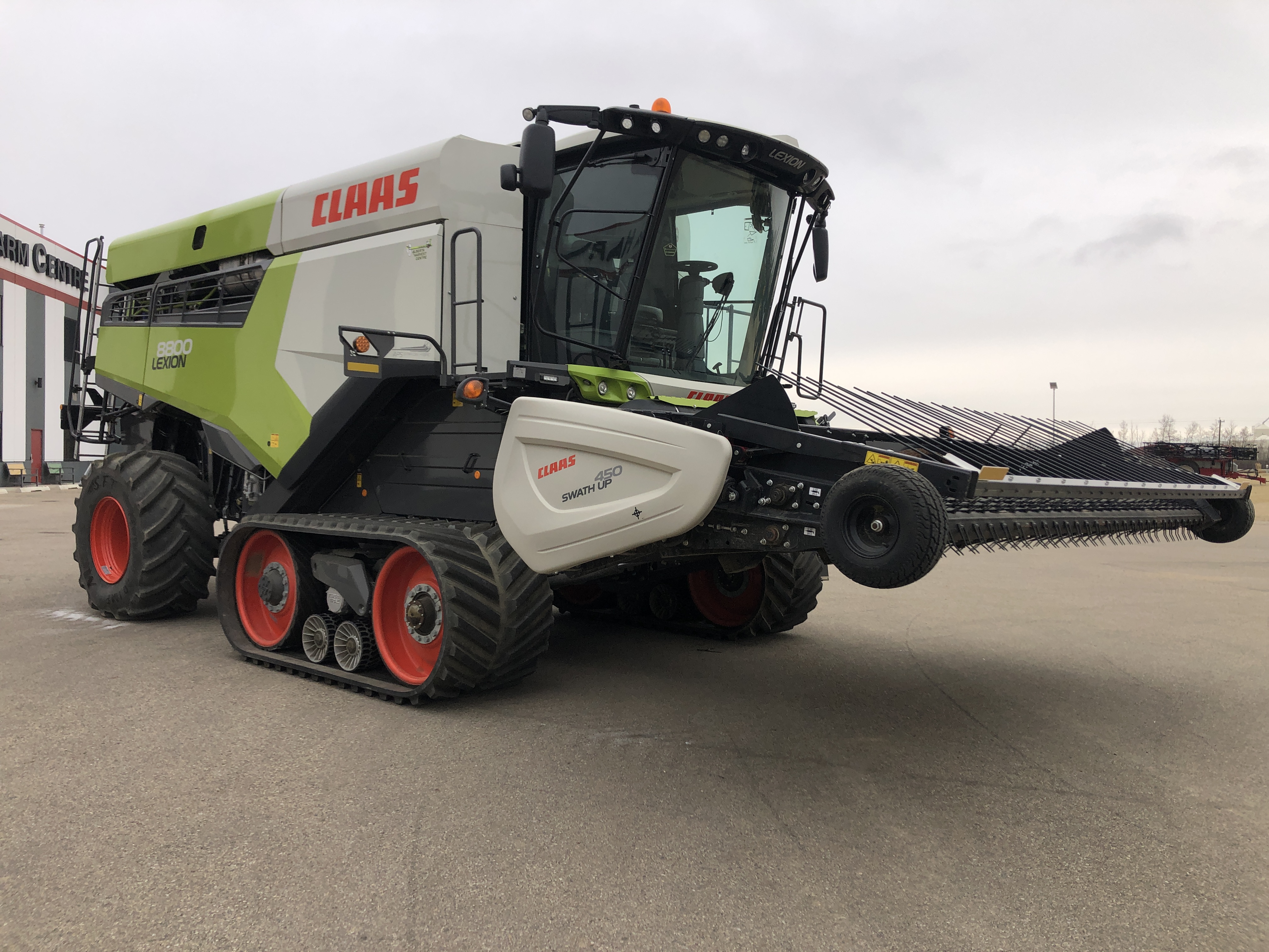 2022 CLAAS 8800TT Combine