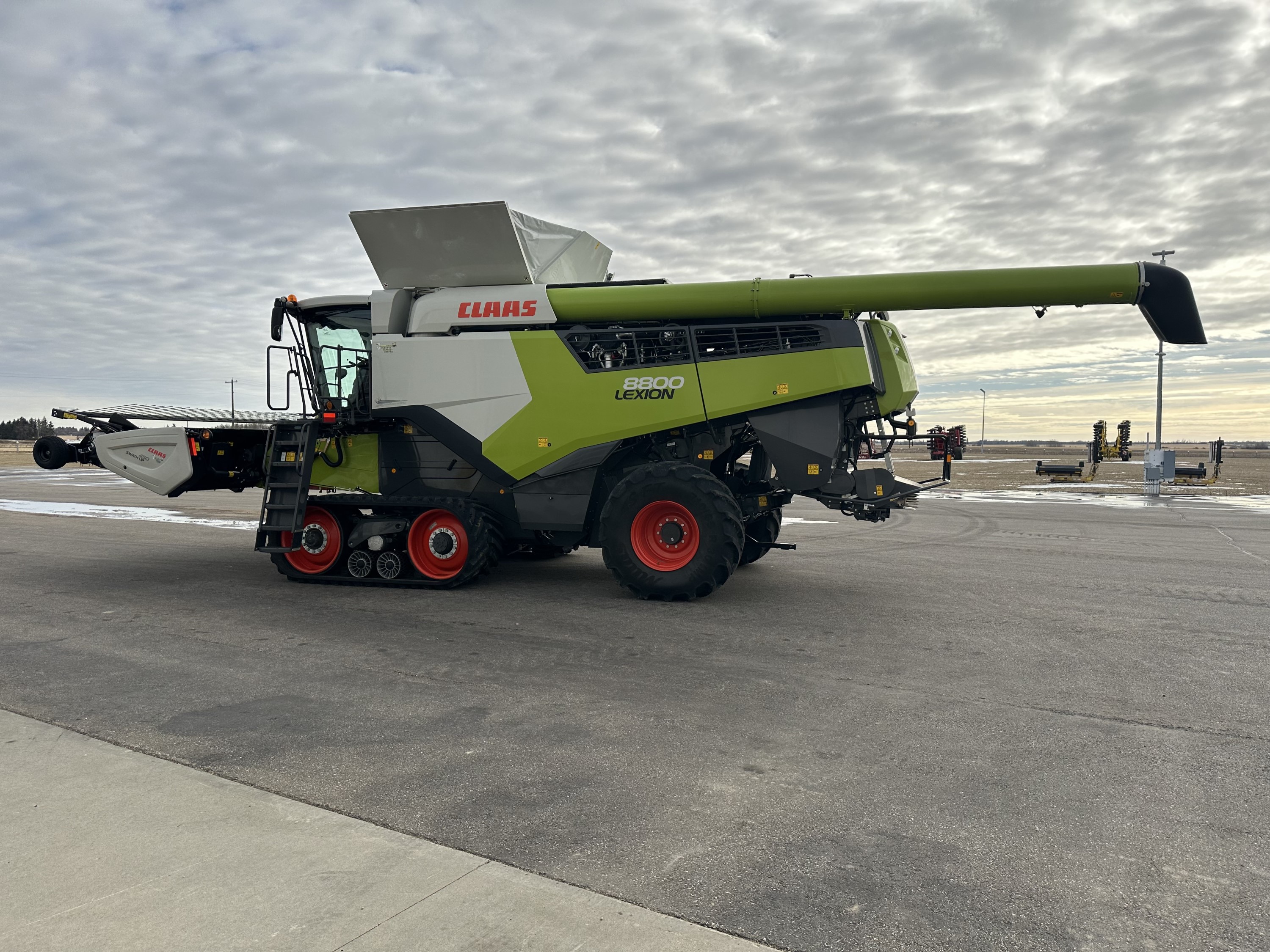 2022 CLAAS 8800TT Combine