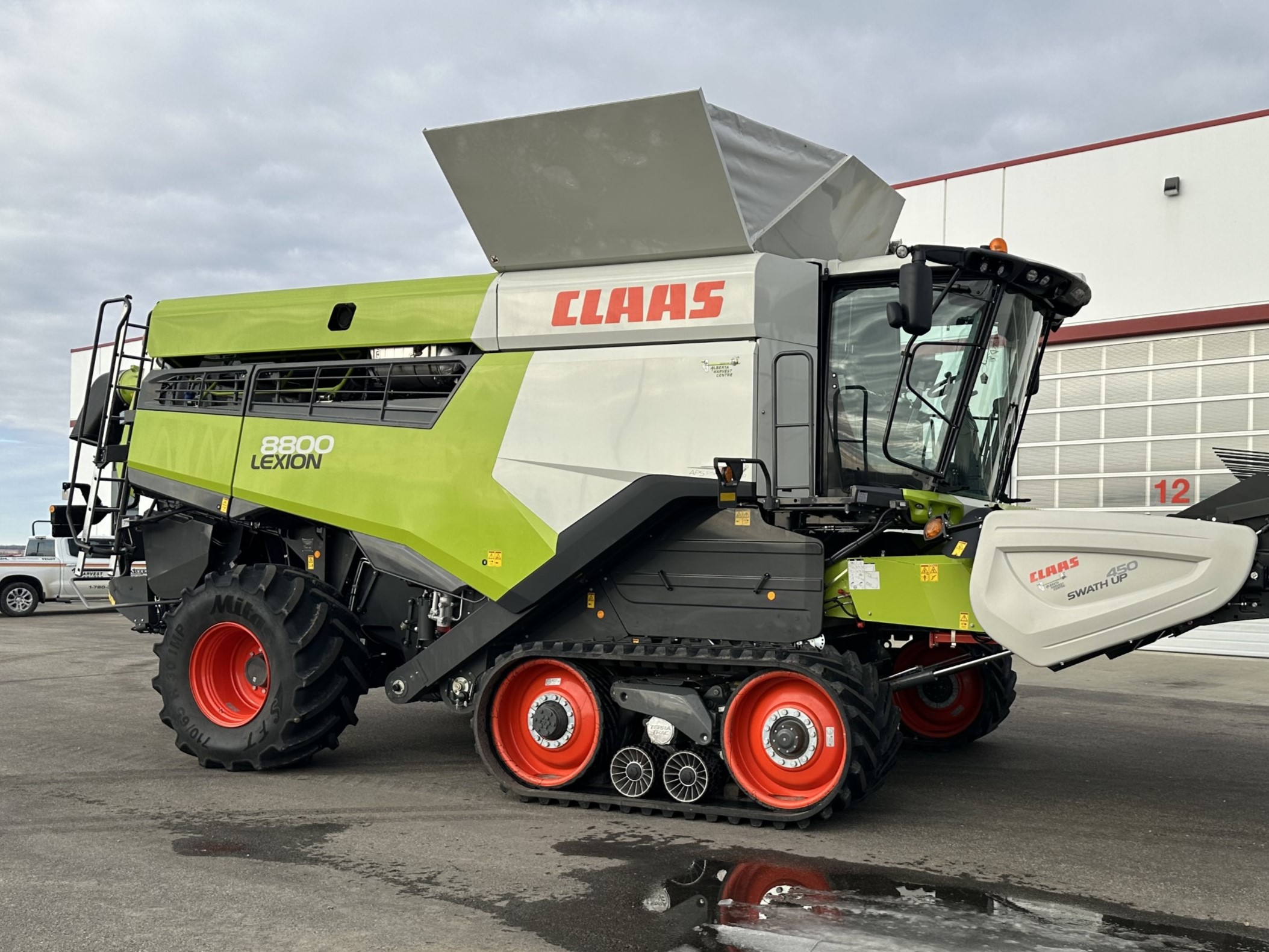 2022 CLAAS 8800TT Combine