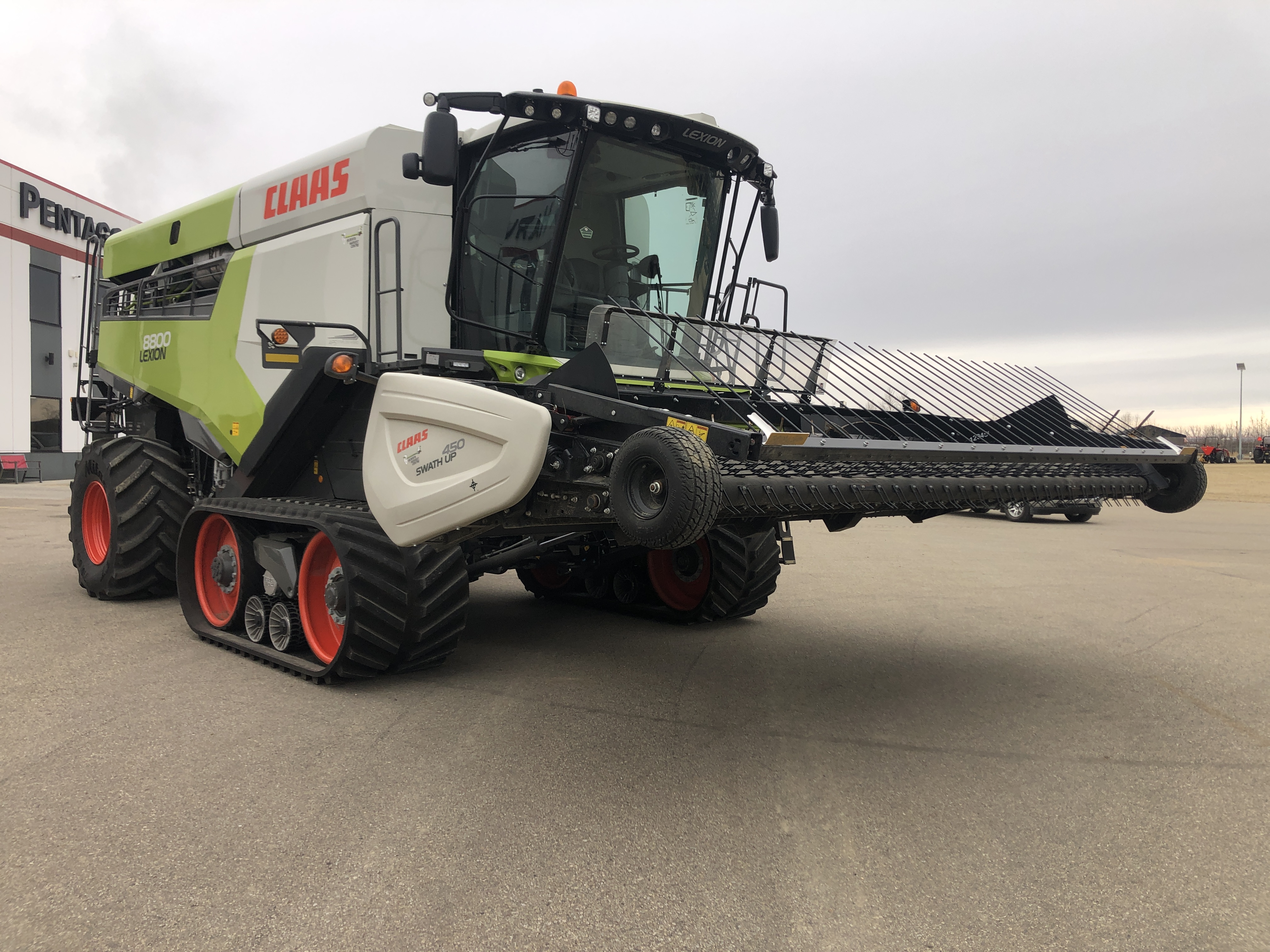 2022 CLAAS 8800TT Combine