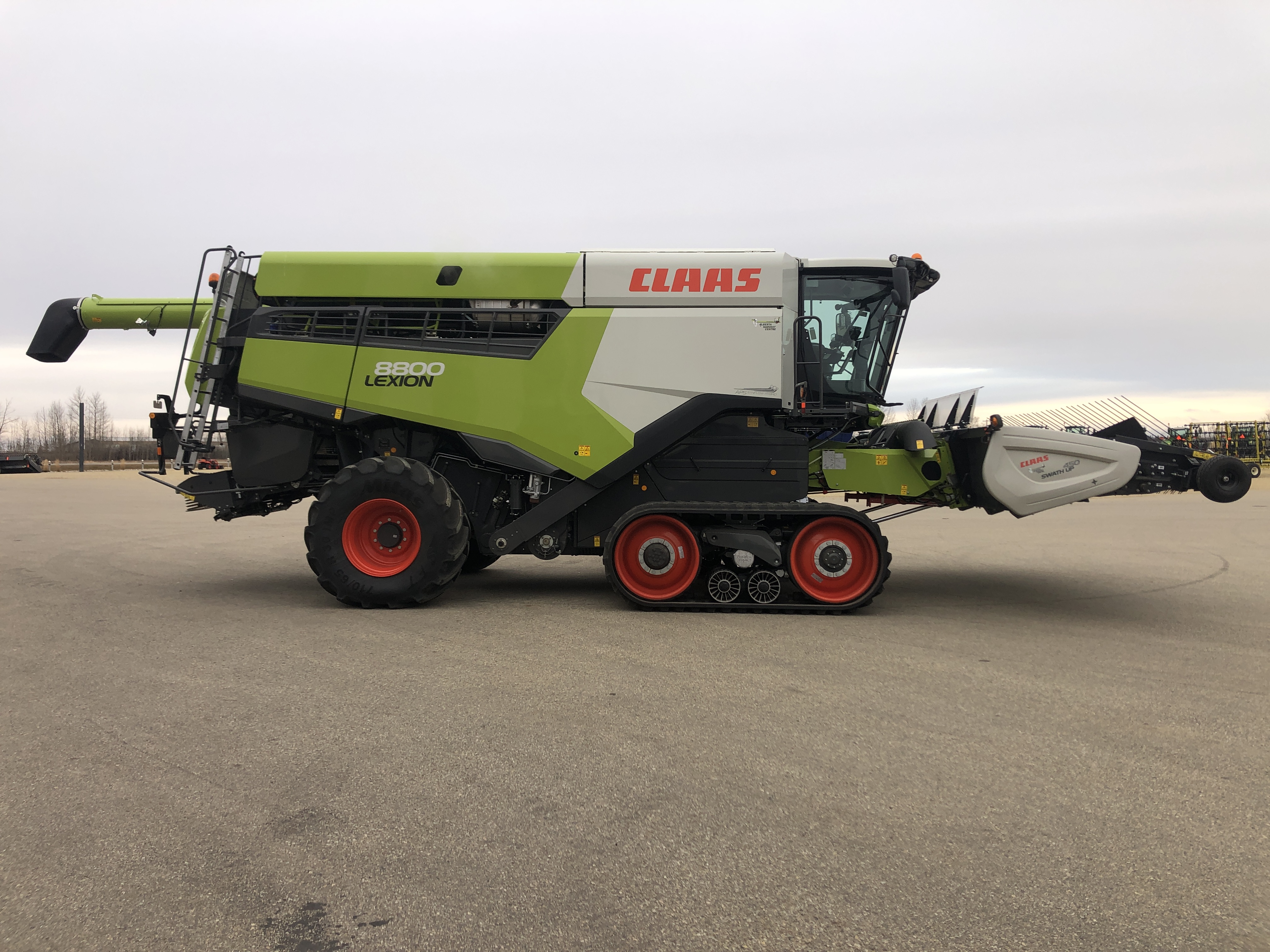 2022 CLAAS 8800TT Combine