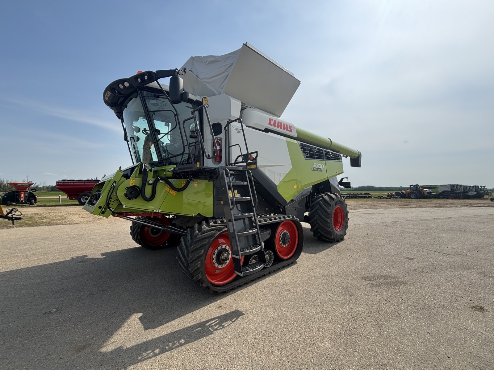 2022 CLAAS 8700TT Combine