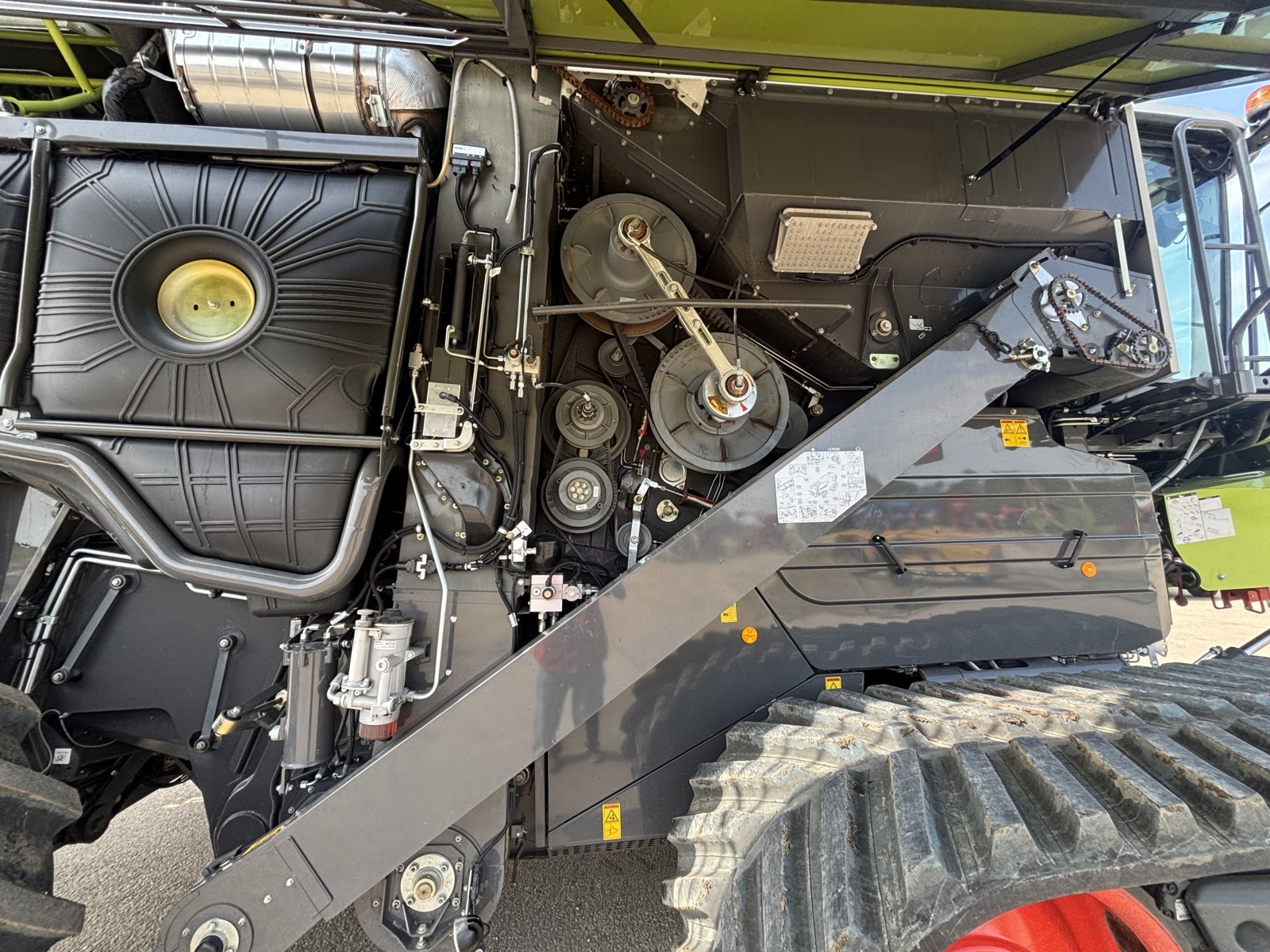 2022 CLAAS 8700TT Combine