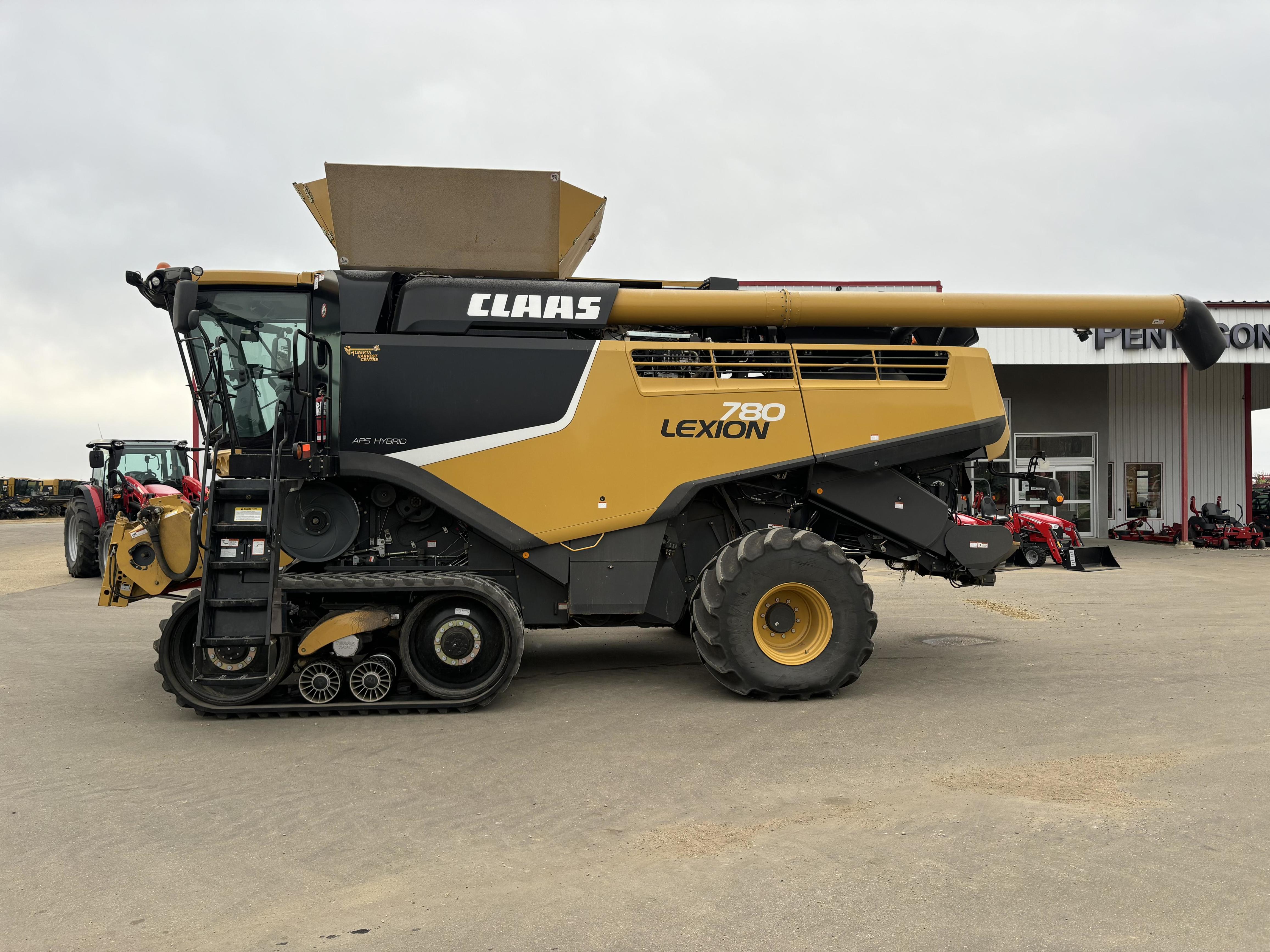 2017 CLAAS 780TT Combine