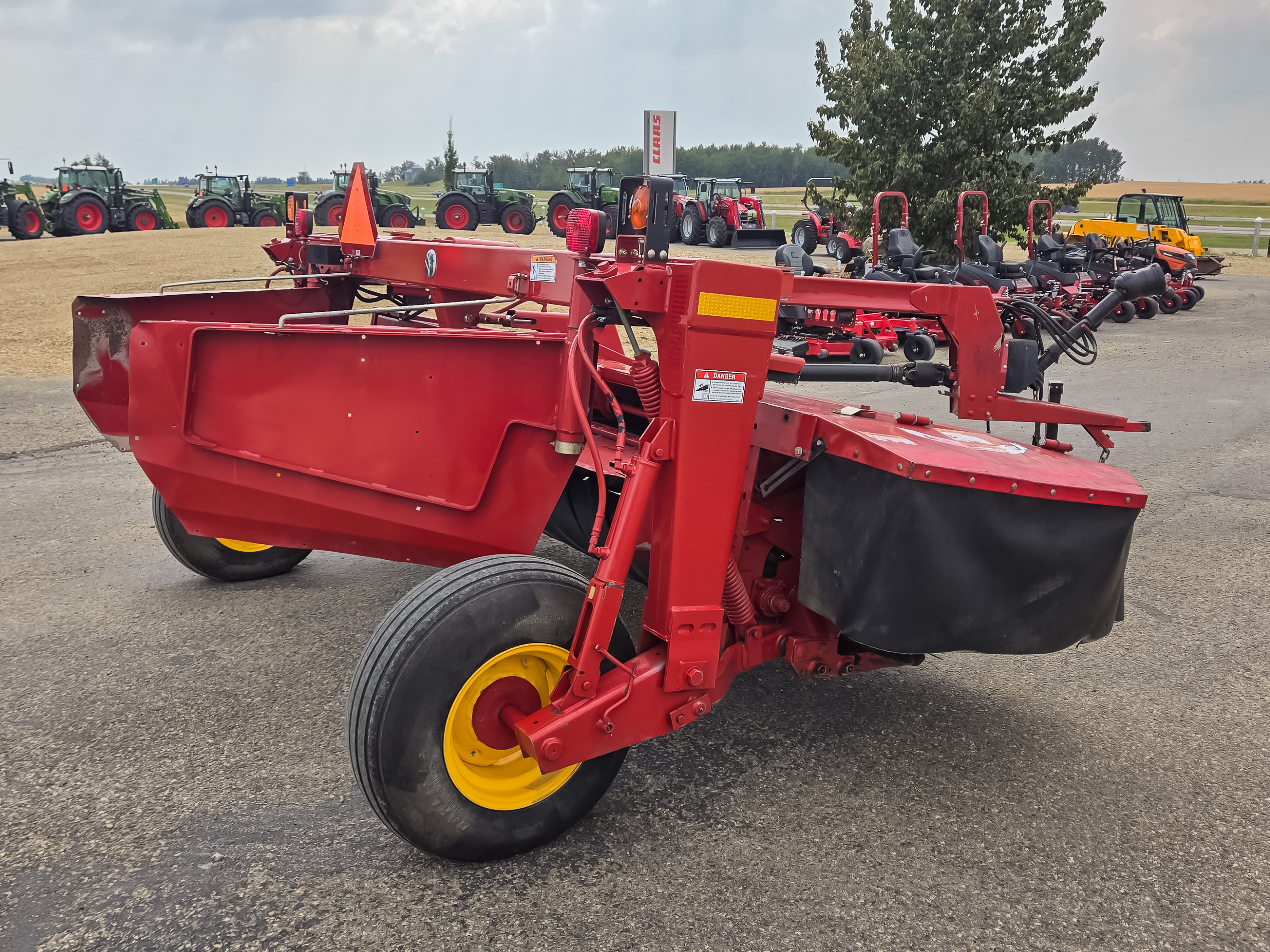 2009 New Holland H7230 Mower Conditioner