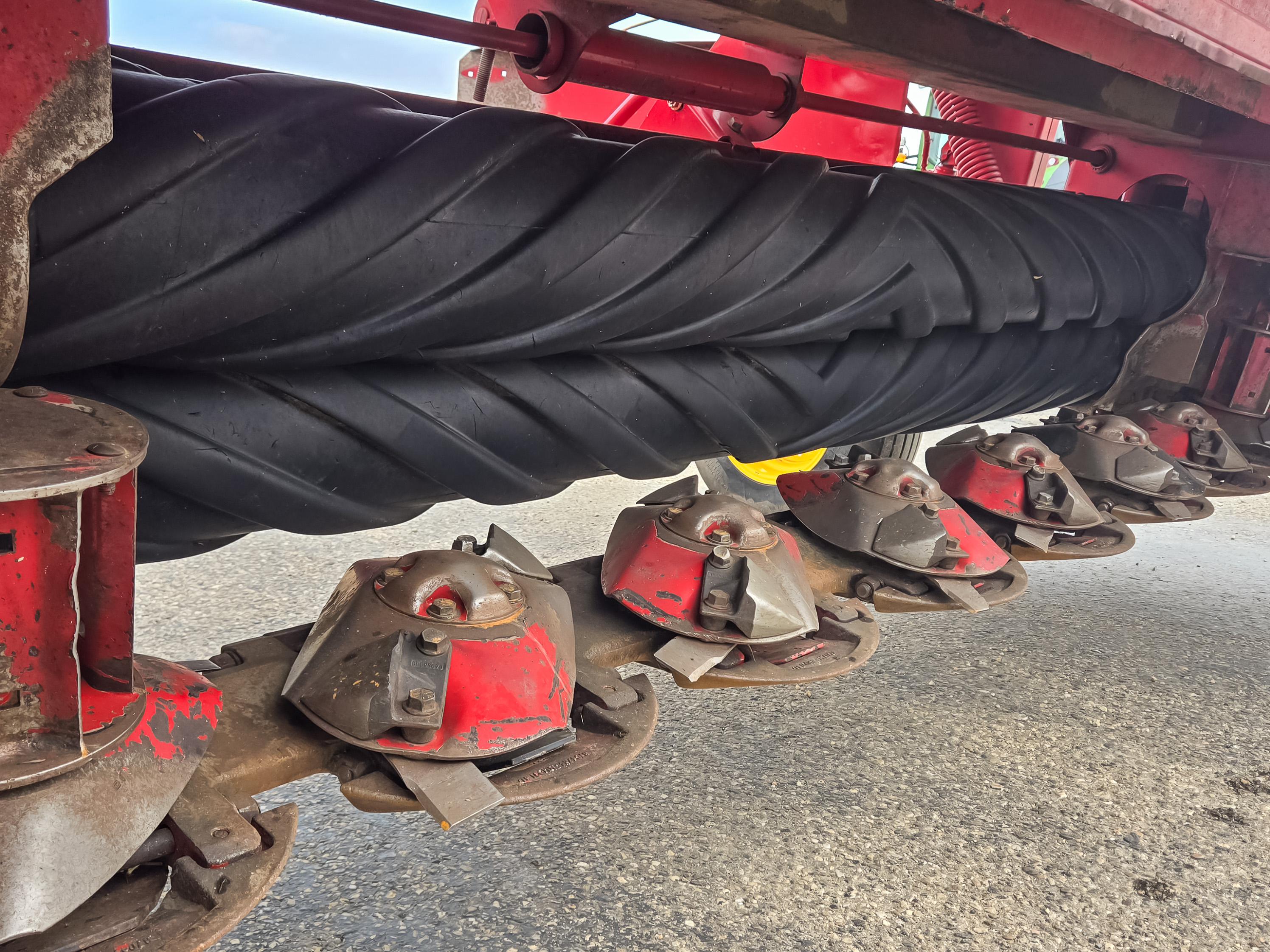 2009 New Holland H7230 Mower Conditioner