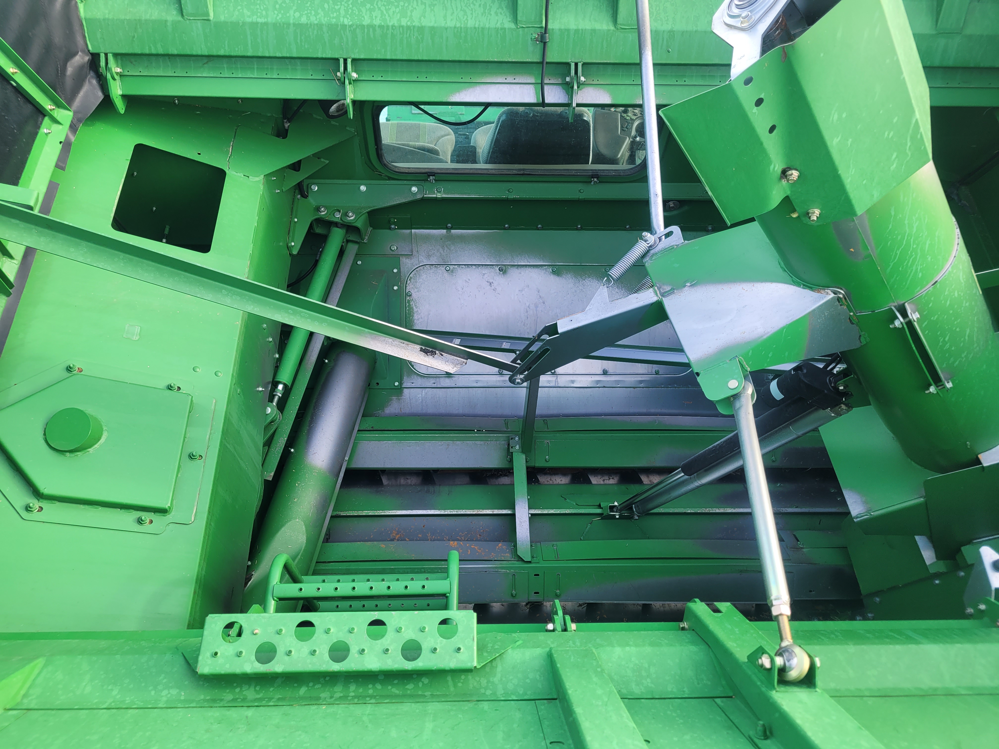 2009 John Deere T670 Combine