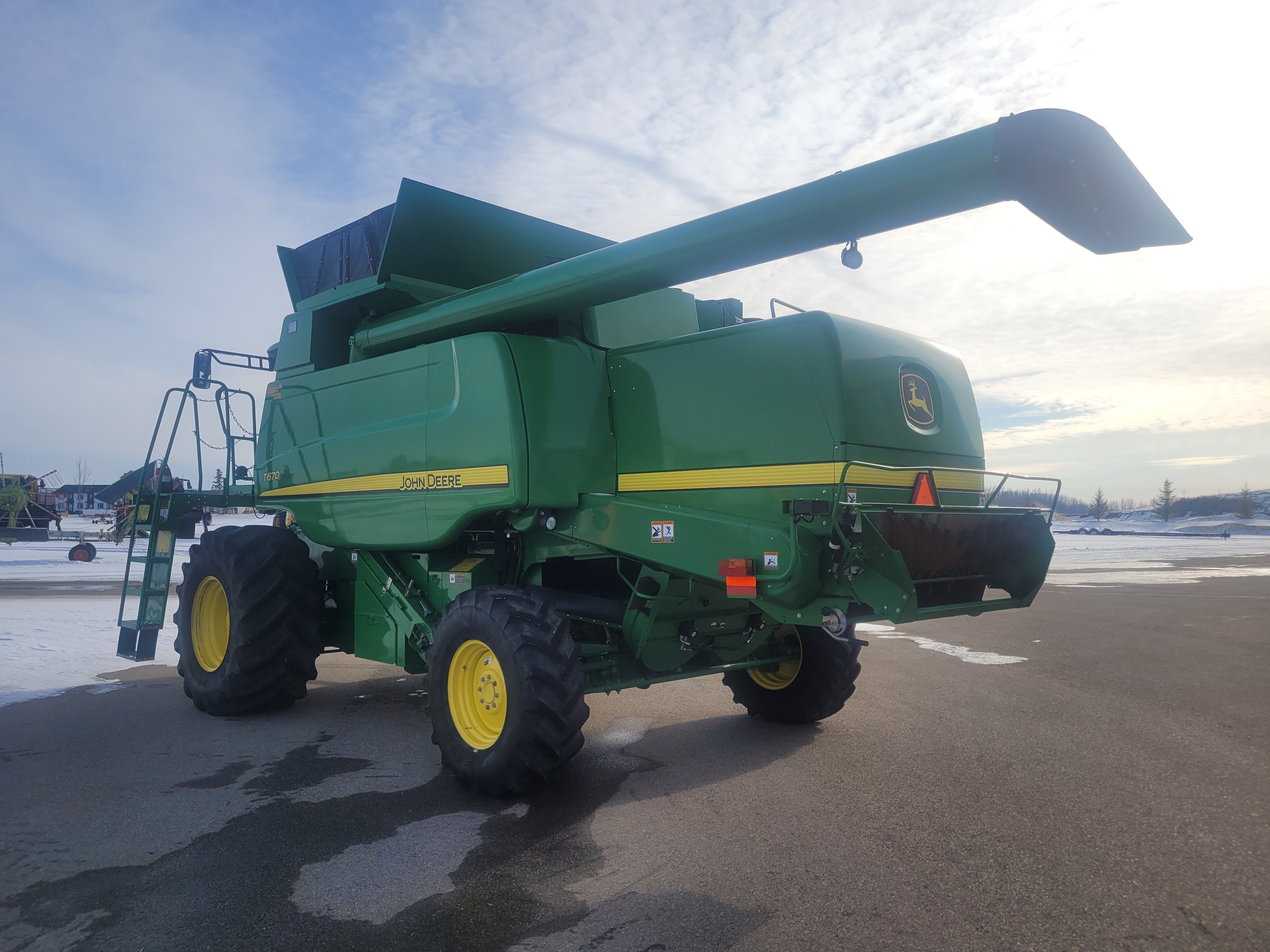 2009 John Deere T670 Combine