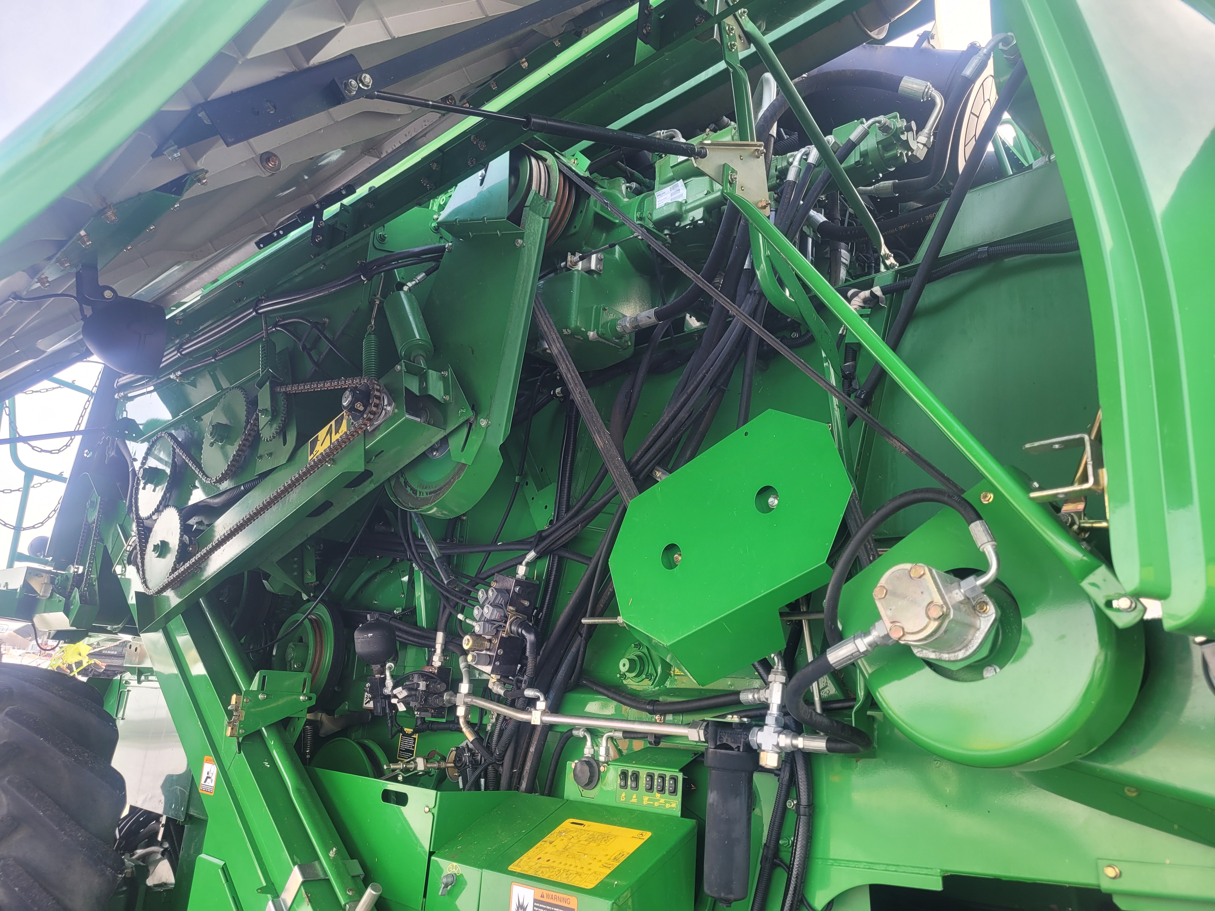 2009 John Deere T670 Combine