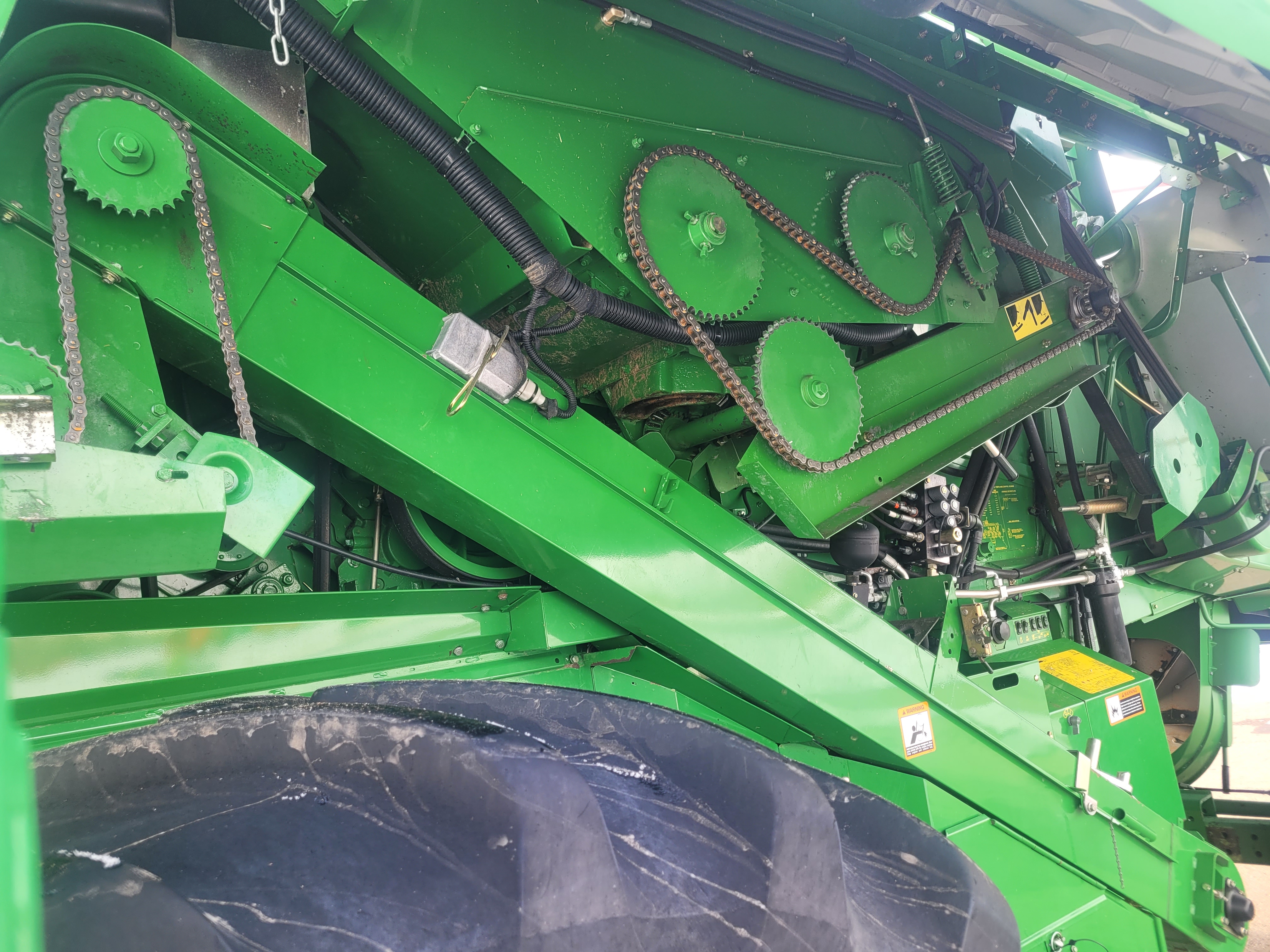 2009 John Deere T670 Combine