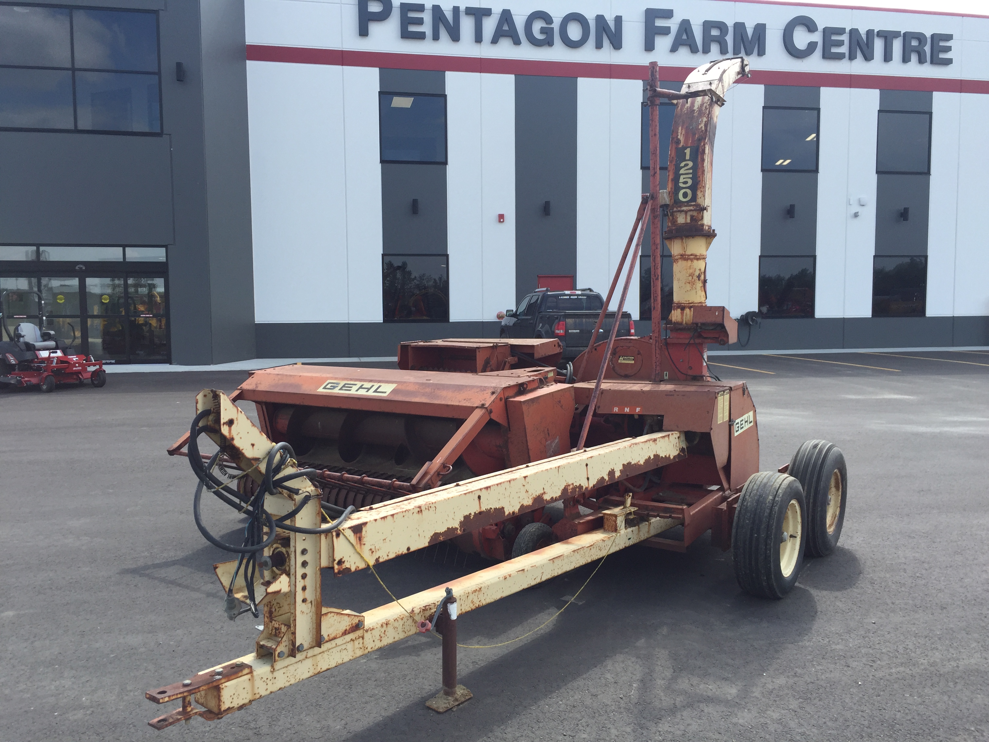 1983 Gehl 1250 Forage Harvester