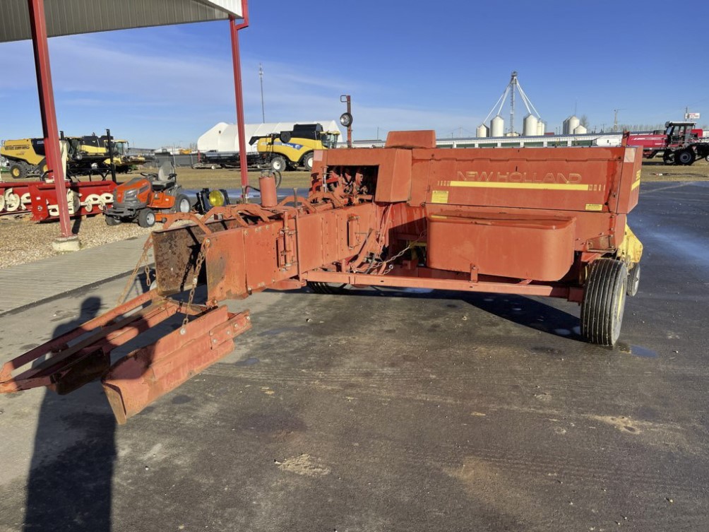 New Holland 580 Baler/Square