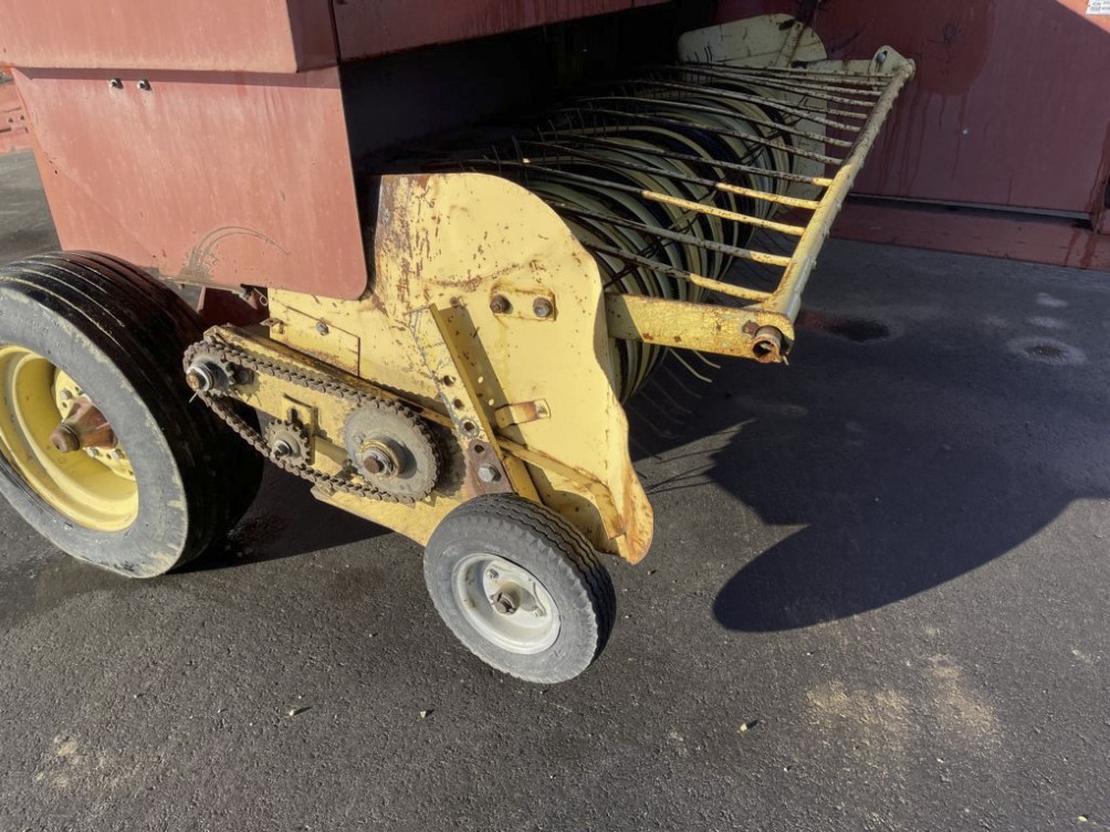 New Holland 580 Baler/Square