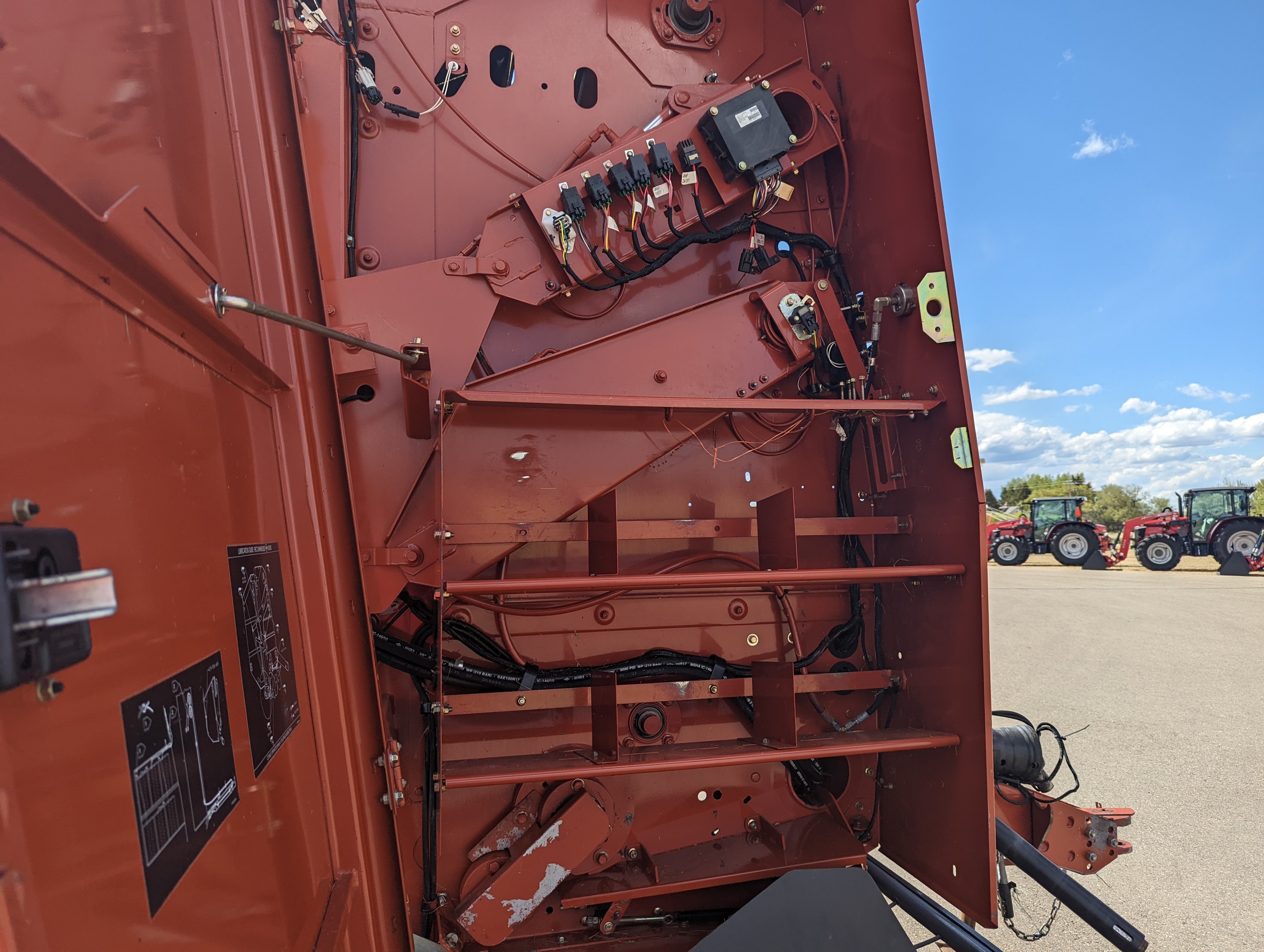 2008 AGCO Hesston 5556A Baler/Round