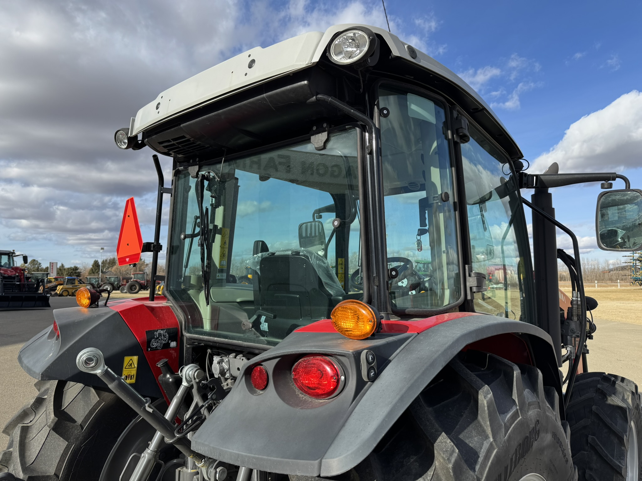 2022 Massey Ferguson 4707 Tractor