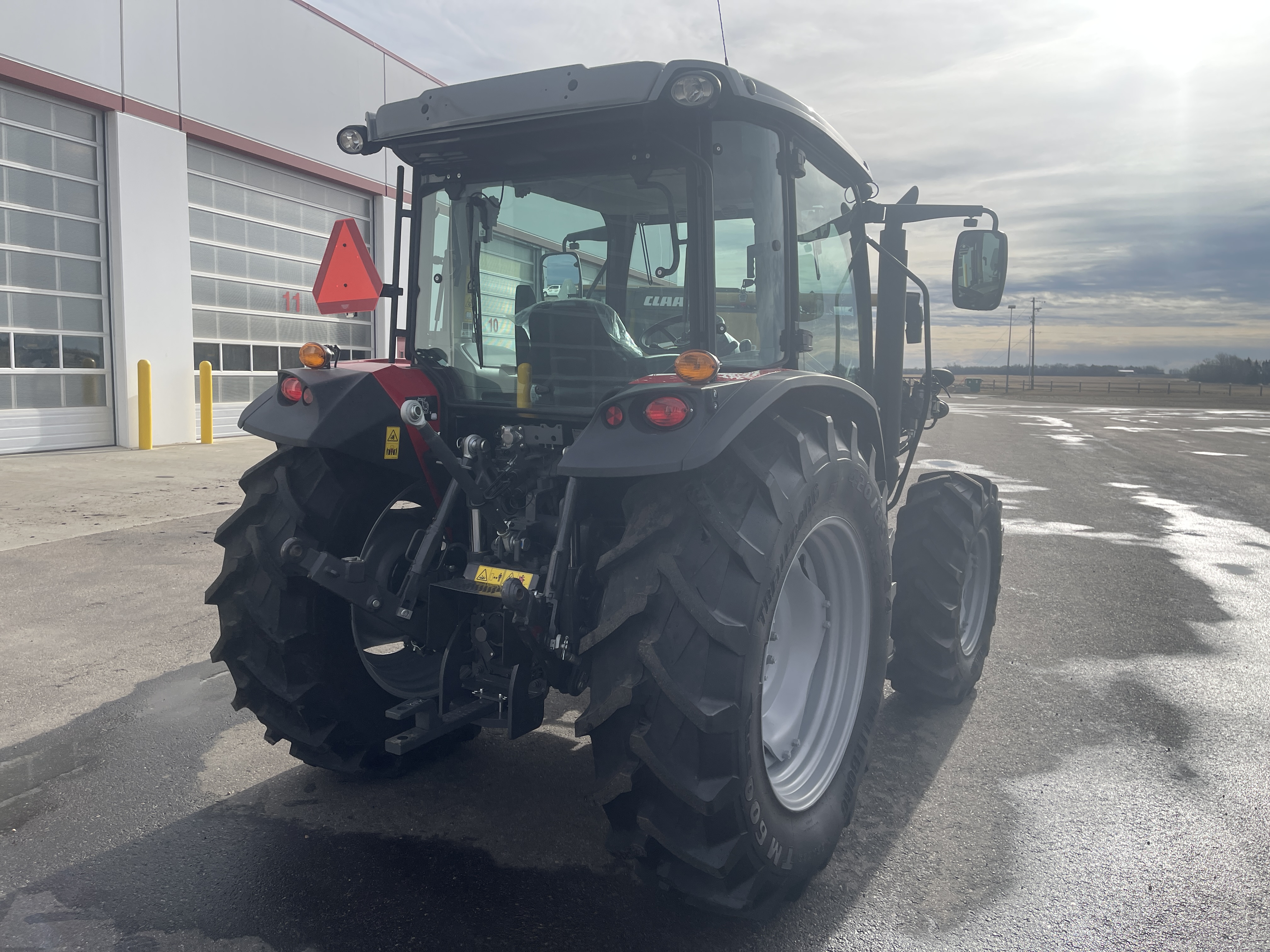 2022 Massey Ferguson 4707 Tractor