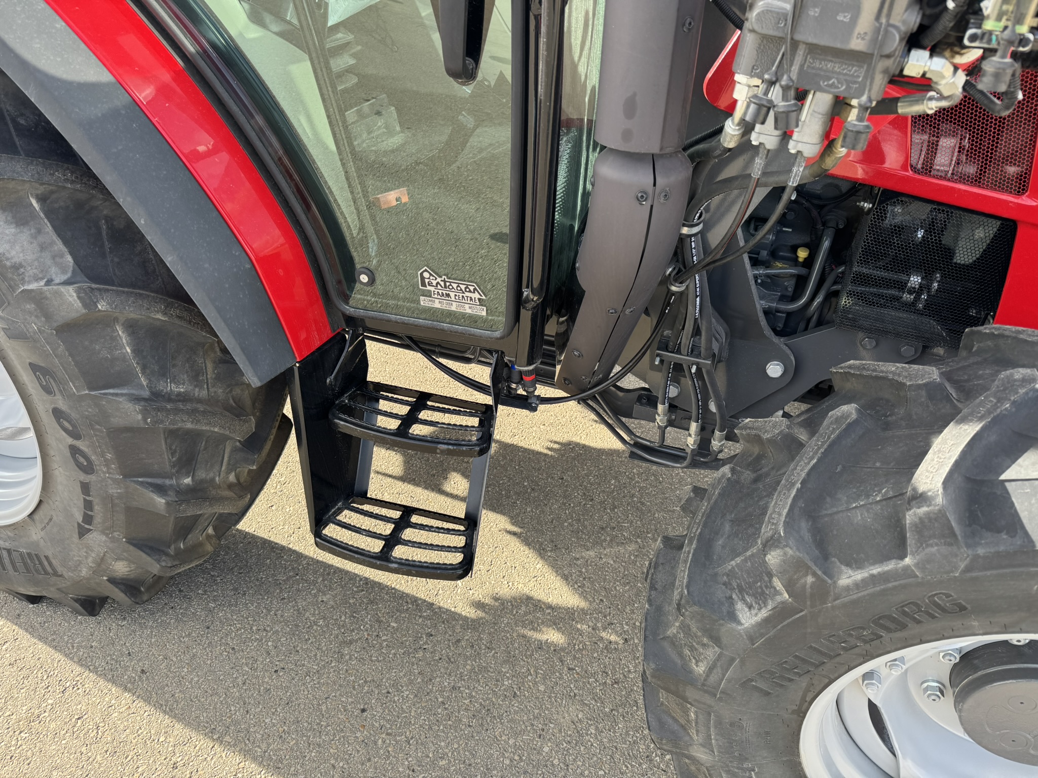 2022 Massey Ferguson 4707 Tractor