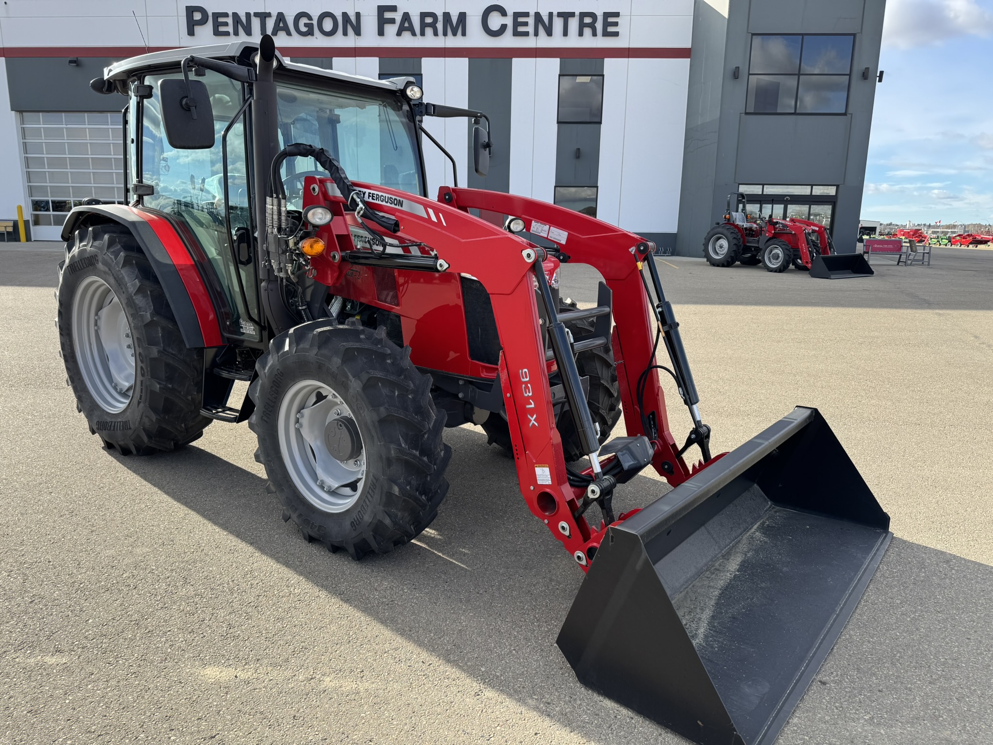 2022 Massey Ferguson 4707 Tractor