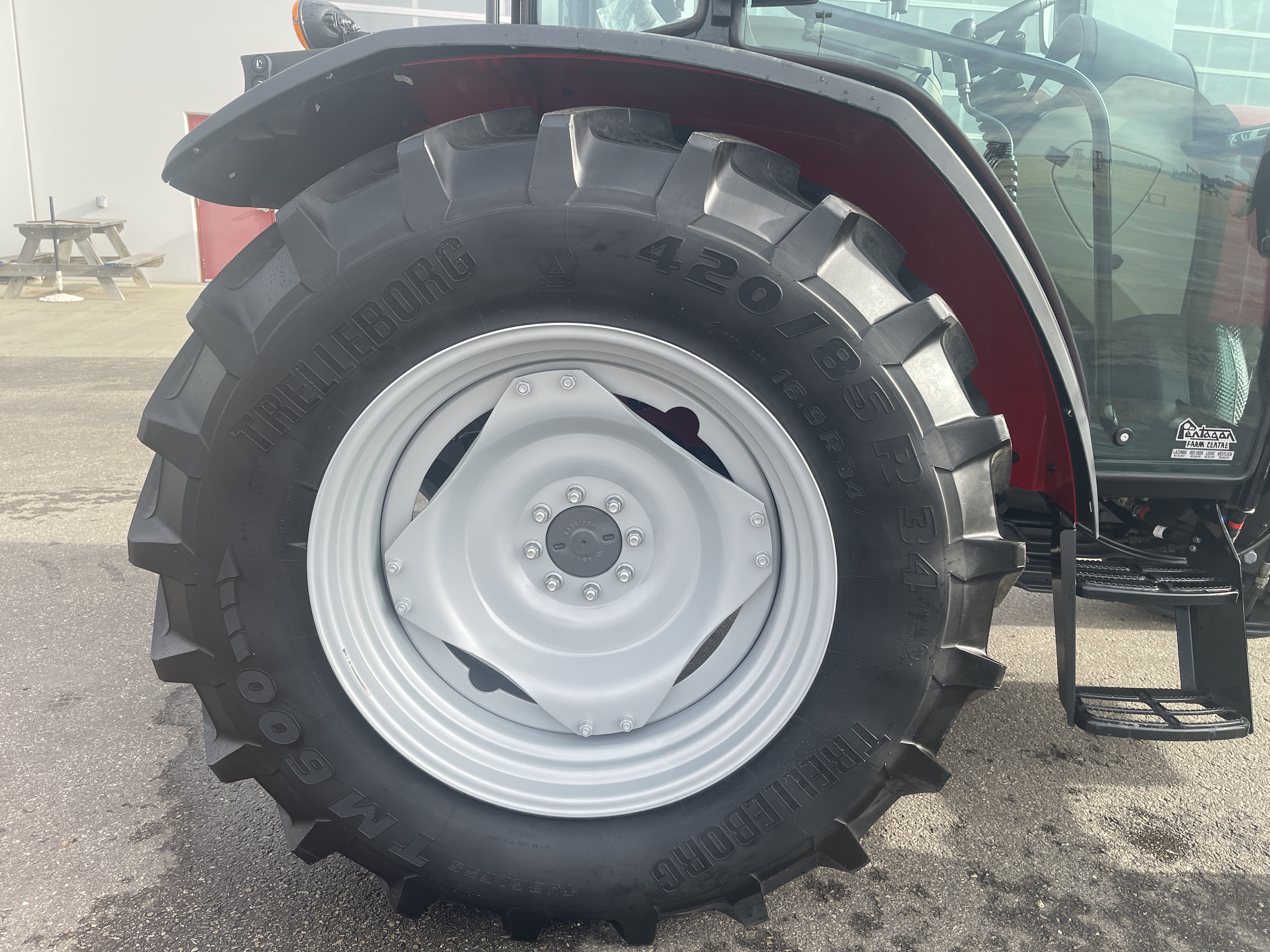 2022 Massey Ferguson 4707 Tractor