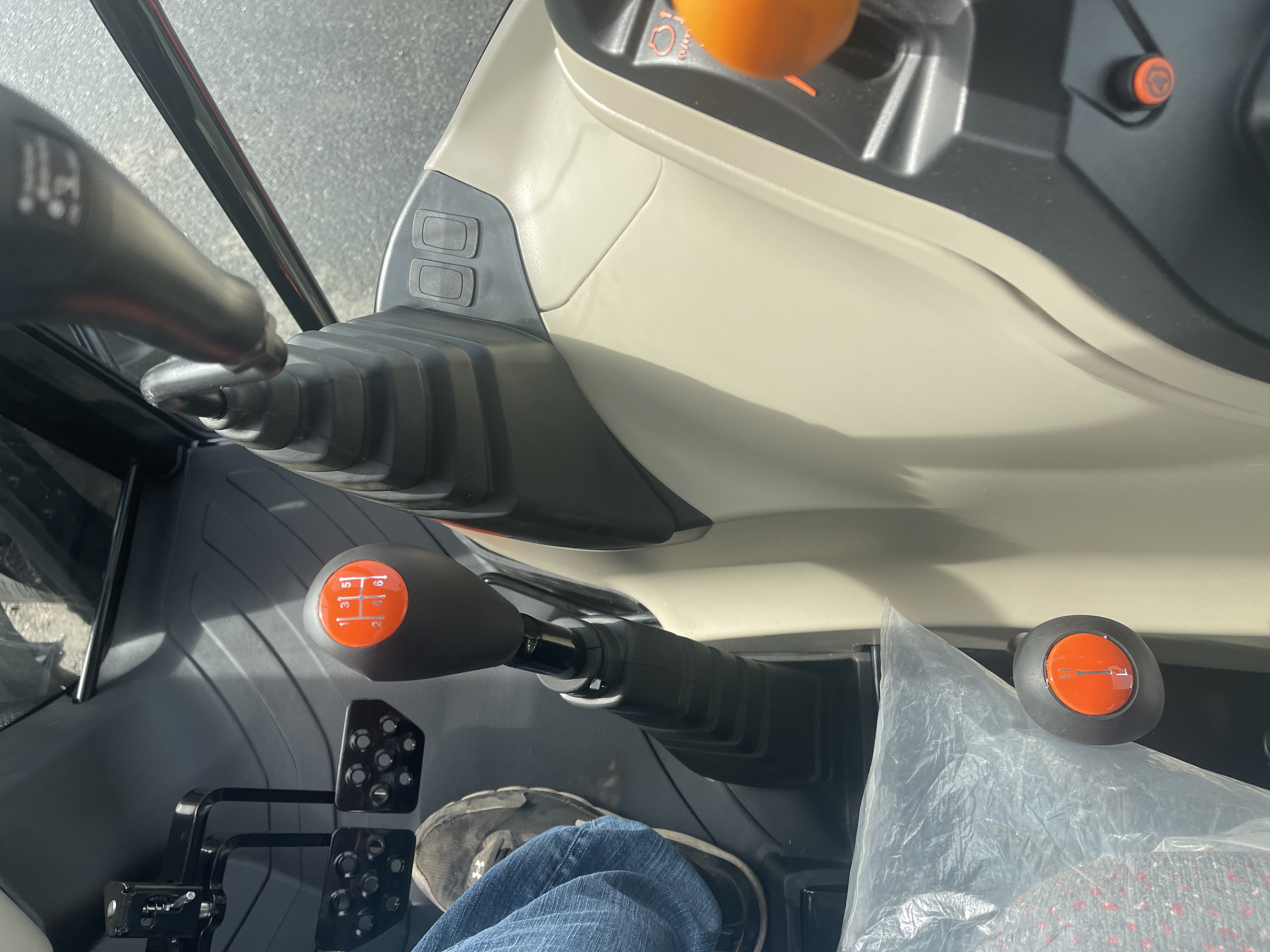 2022 Massey Ferguson 4707 Tractor