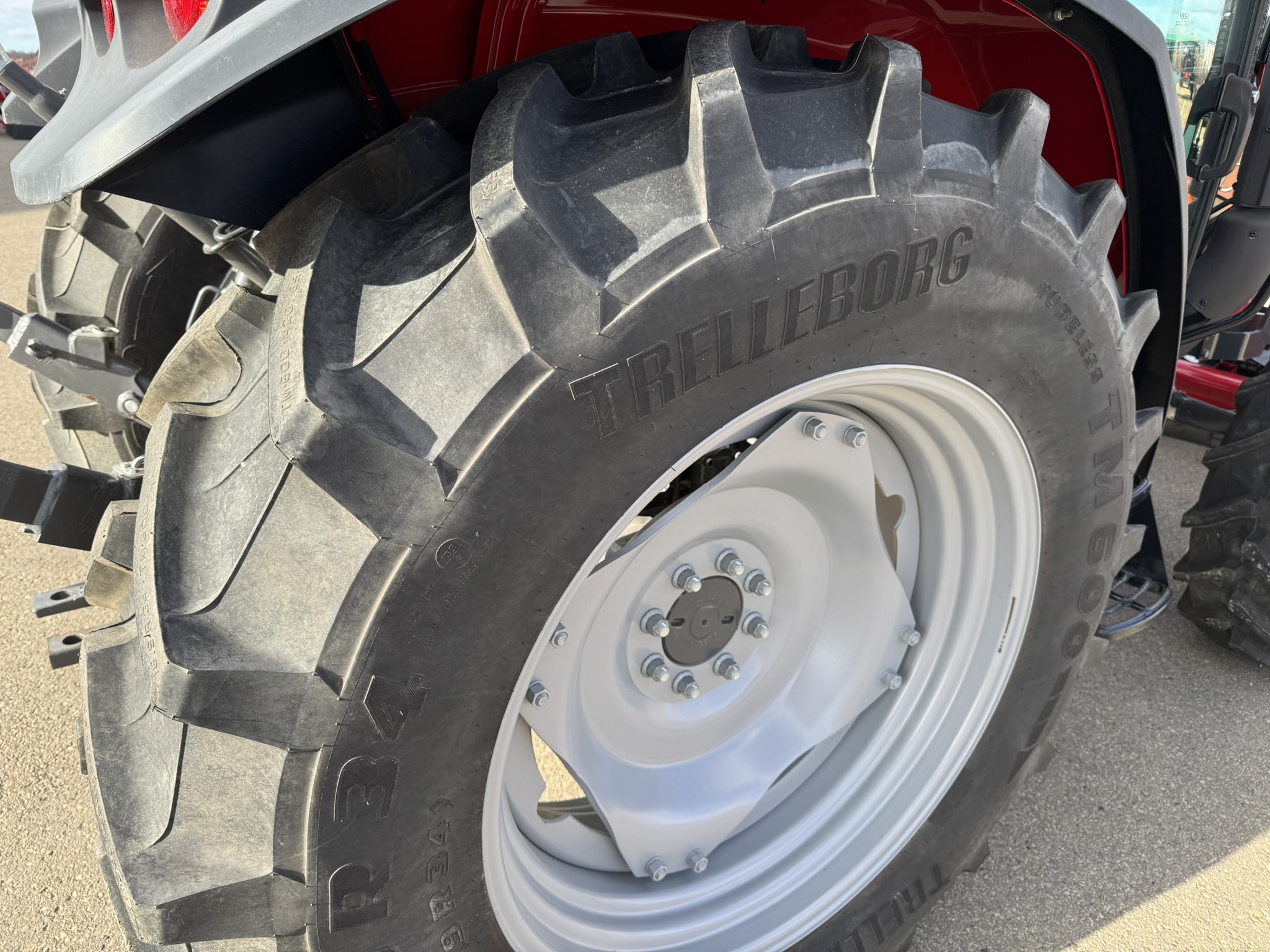 2022 Massey Ferguson 4707 Tractor