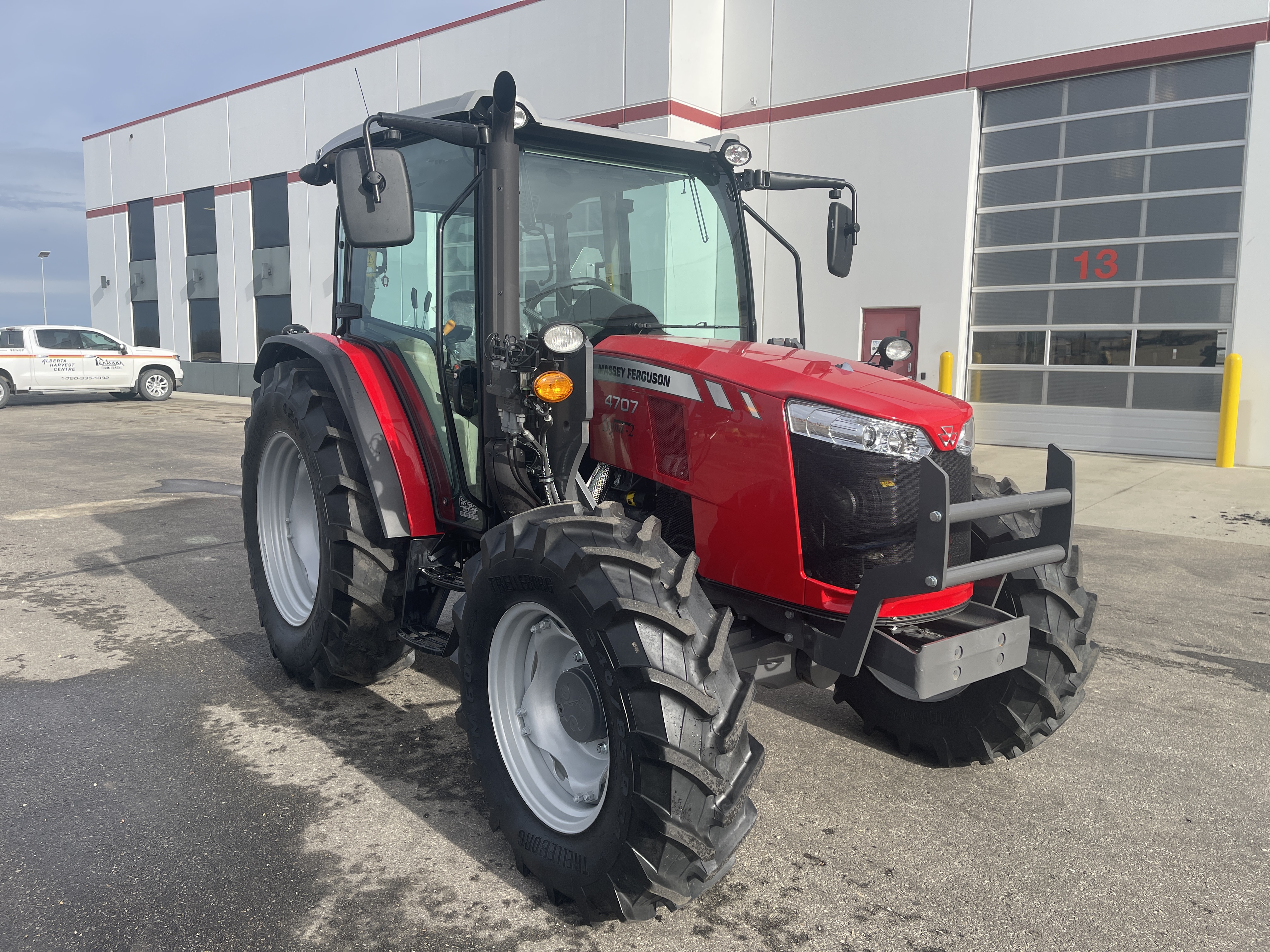 2022 Massey Ferguson 4707 Tractor