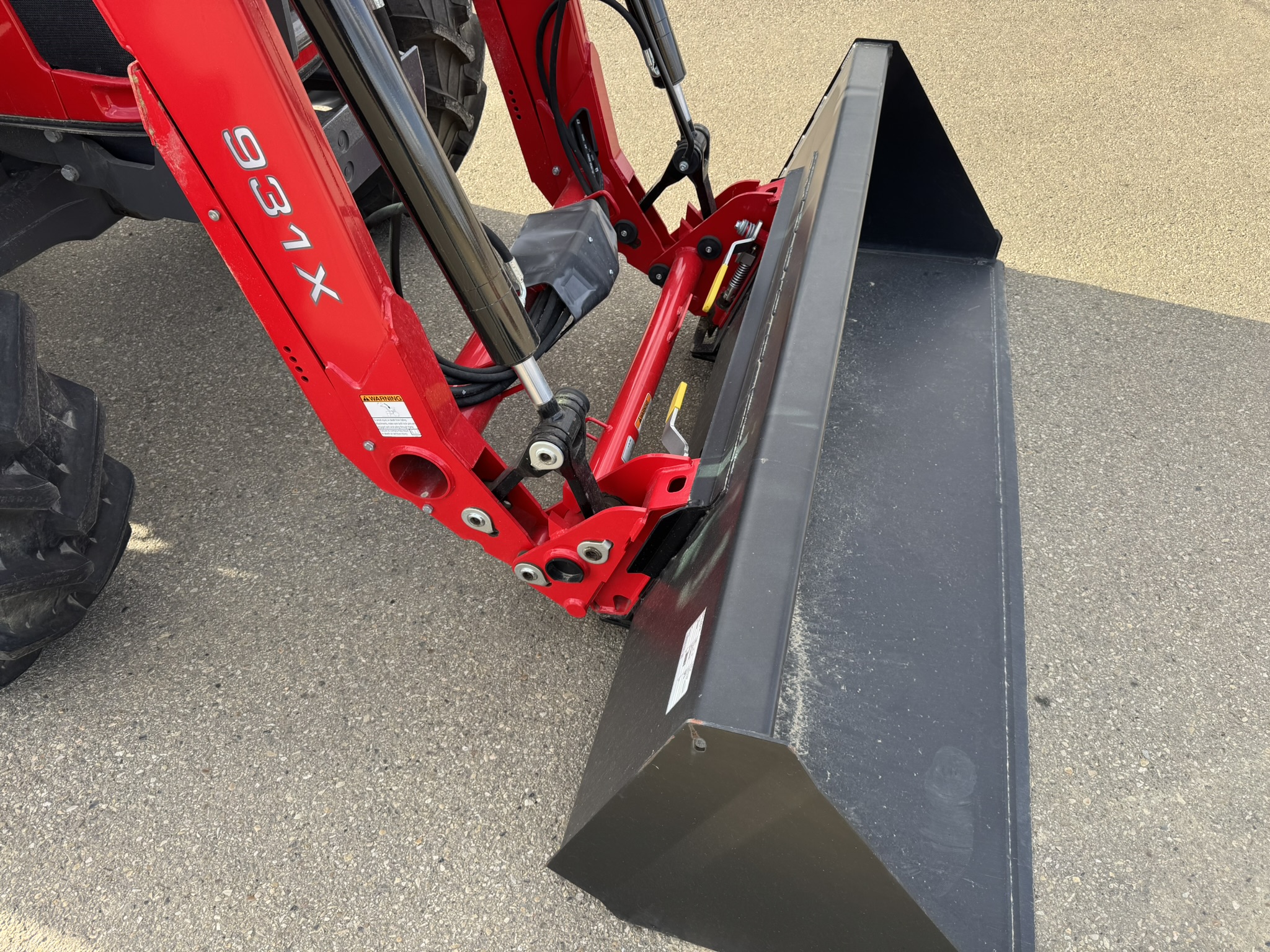 2022 Massey Ferguson 4707 Tractor