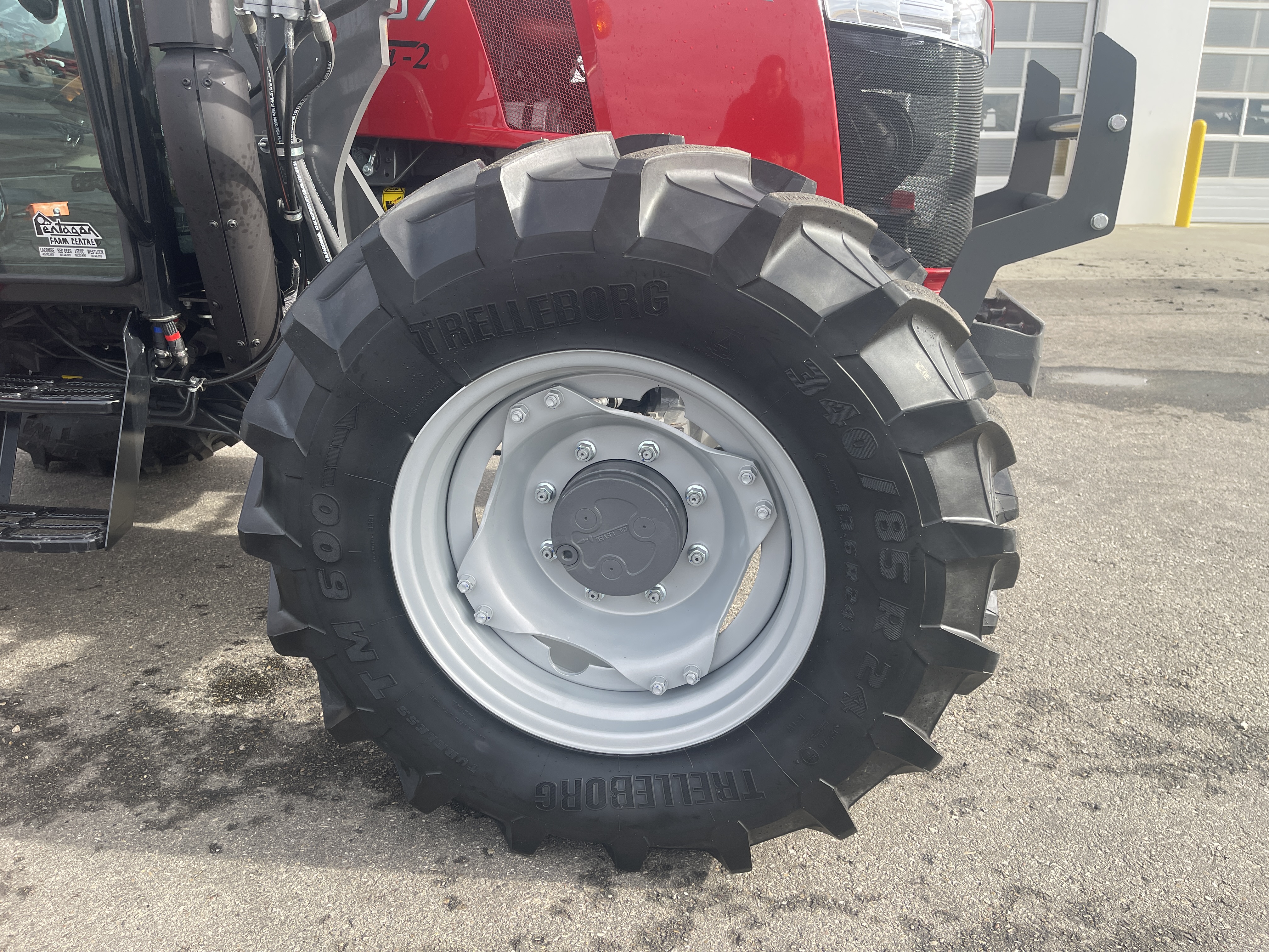 2022 Massey Ferguson 4707 Tractor