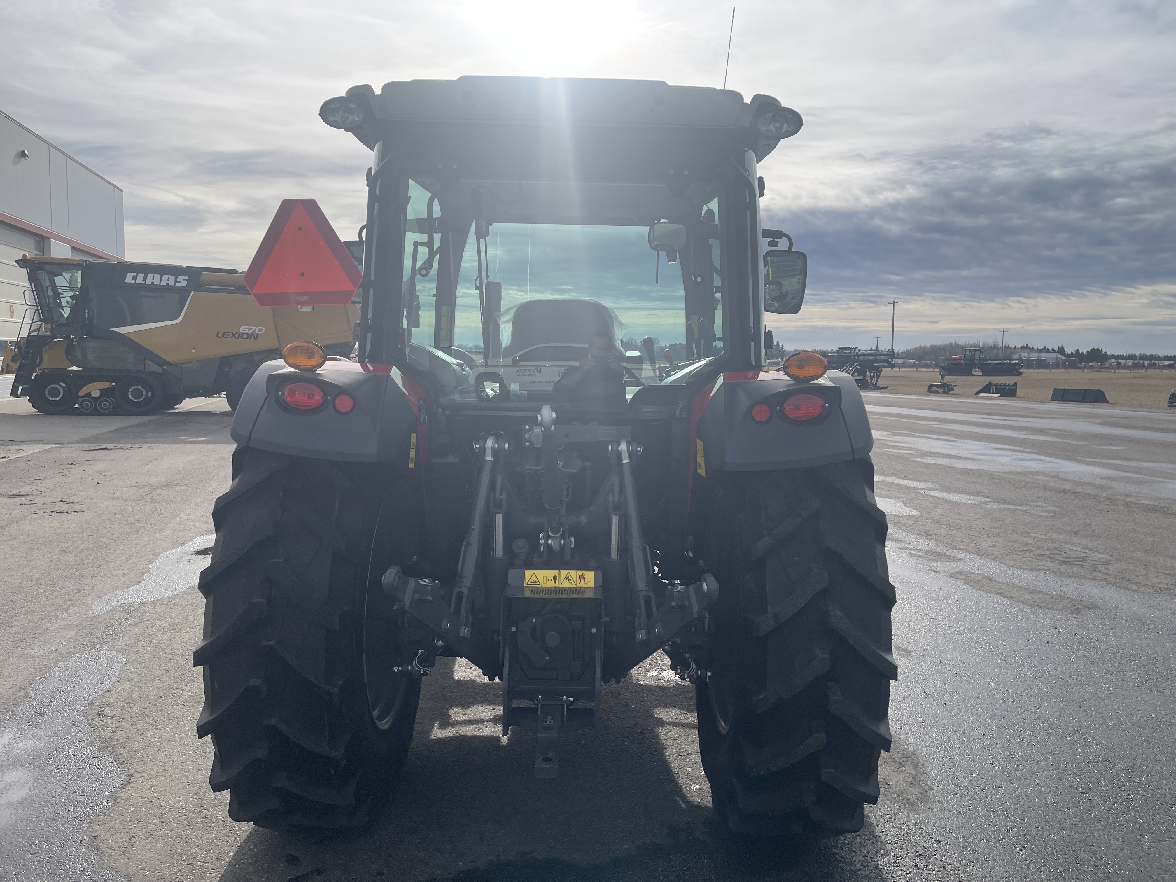 2022 Massey Ferguson 4707 Tractor