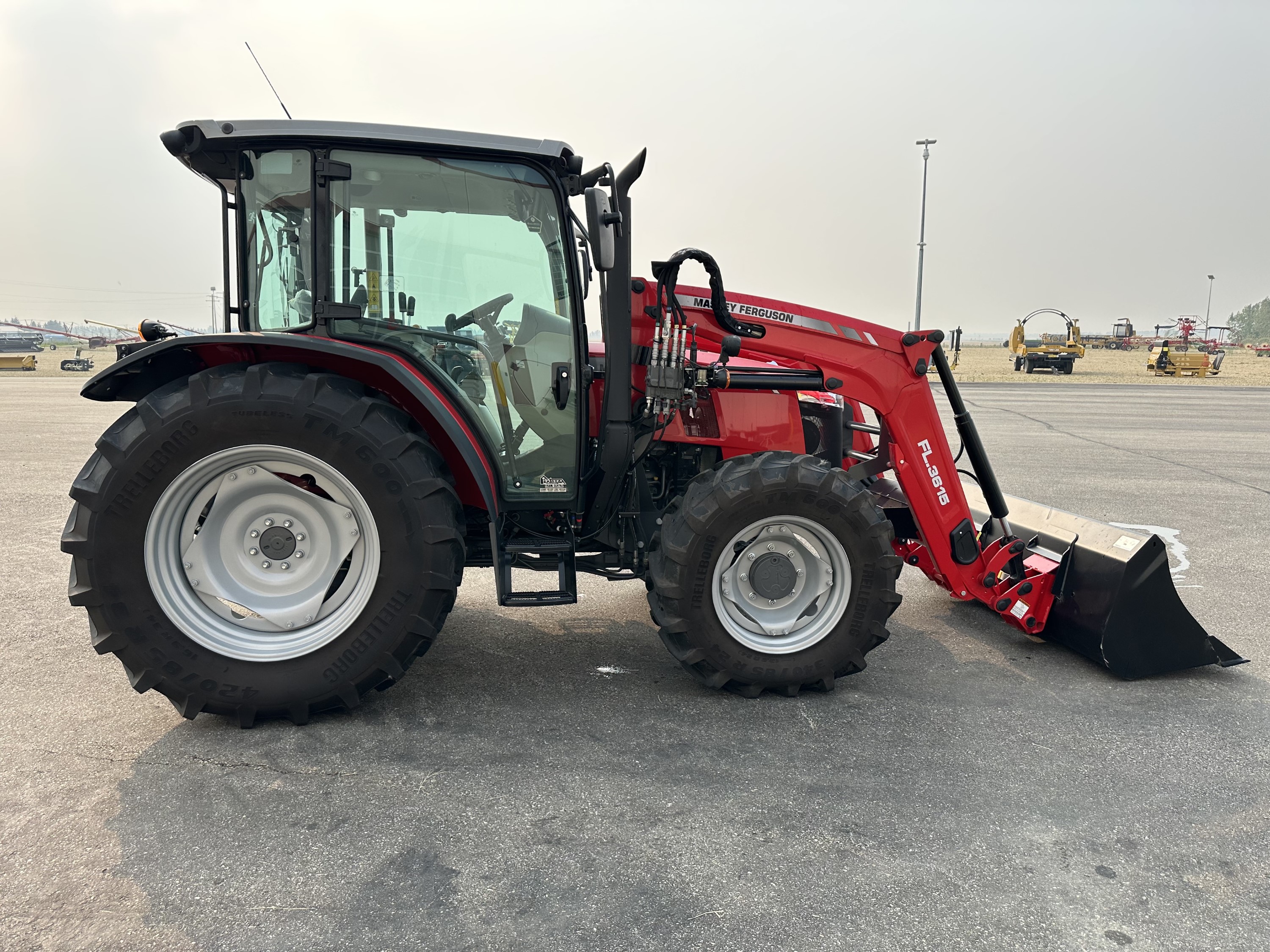 2022 Massey Ferguson 4707 Tractor