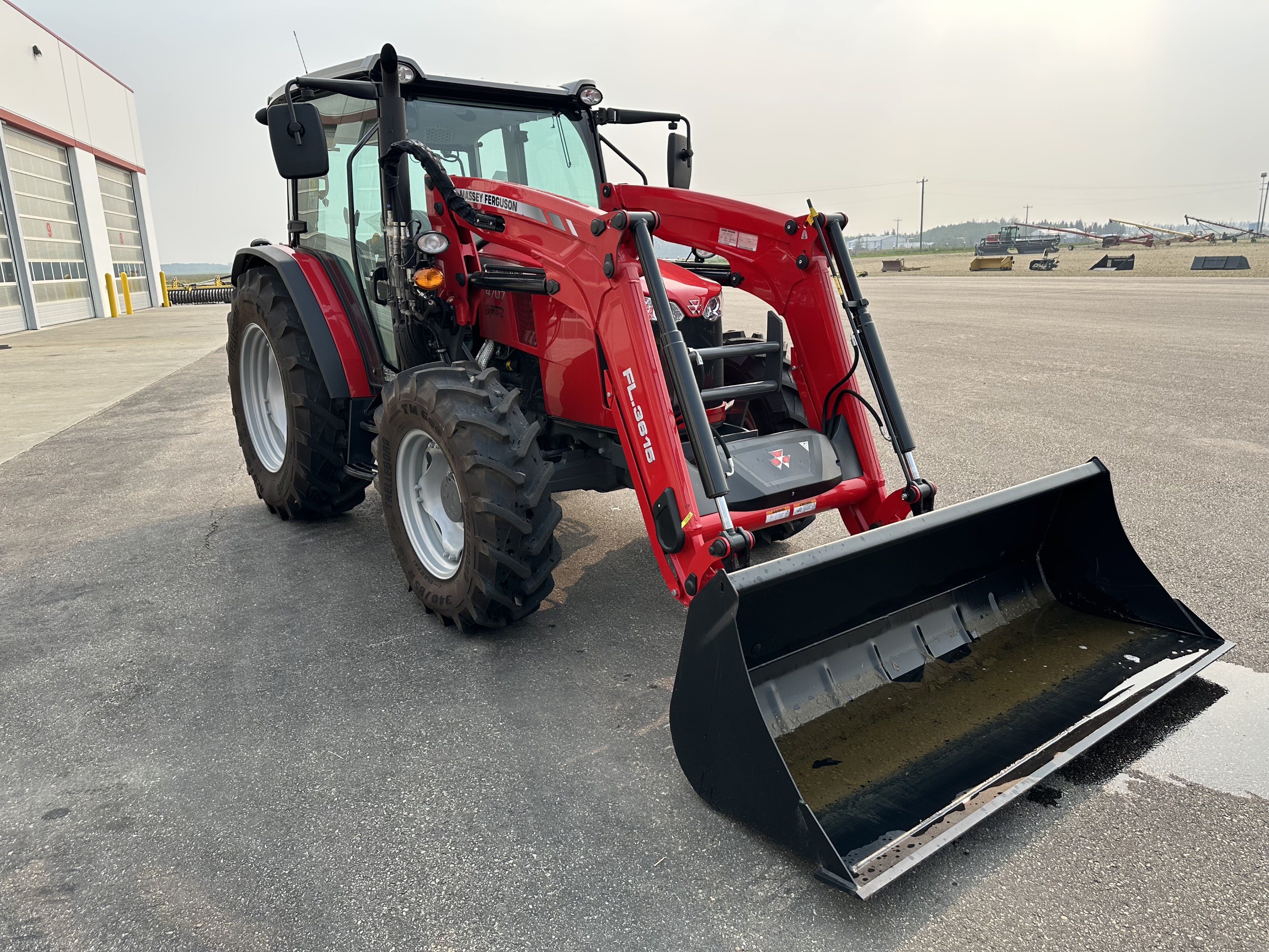 2022 Massey Ferguson 4707 Tractor