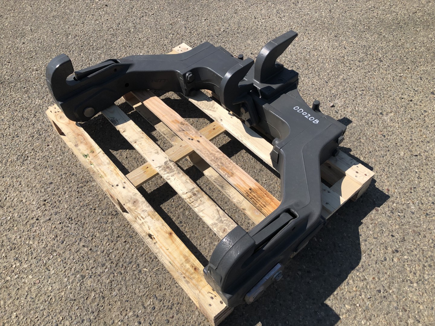 2022 AGCO CAT 4N Hitch