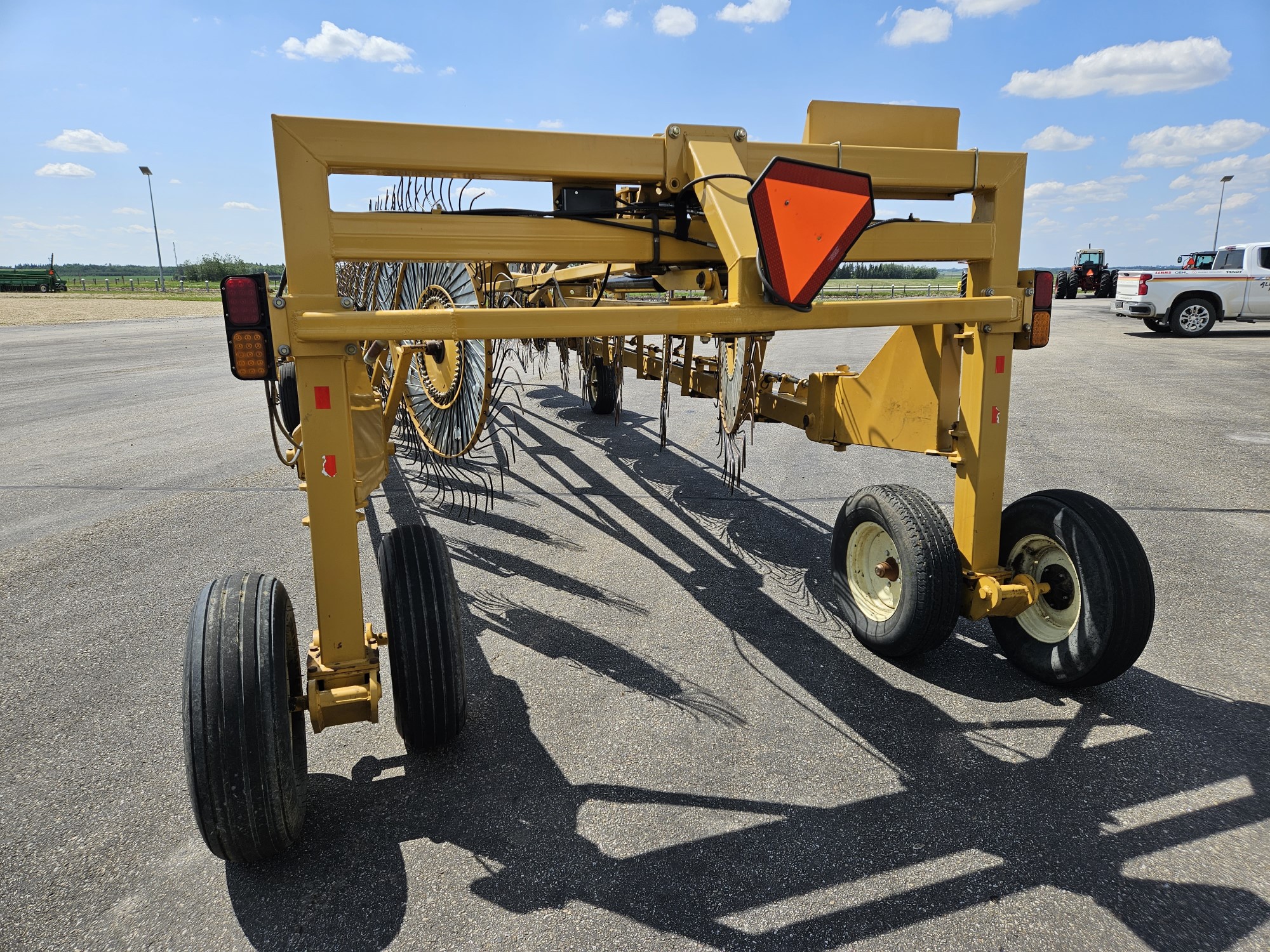 2015 Bridgeview VR482 Rake/Hay