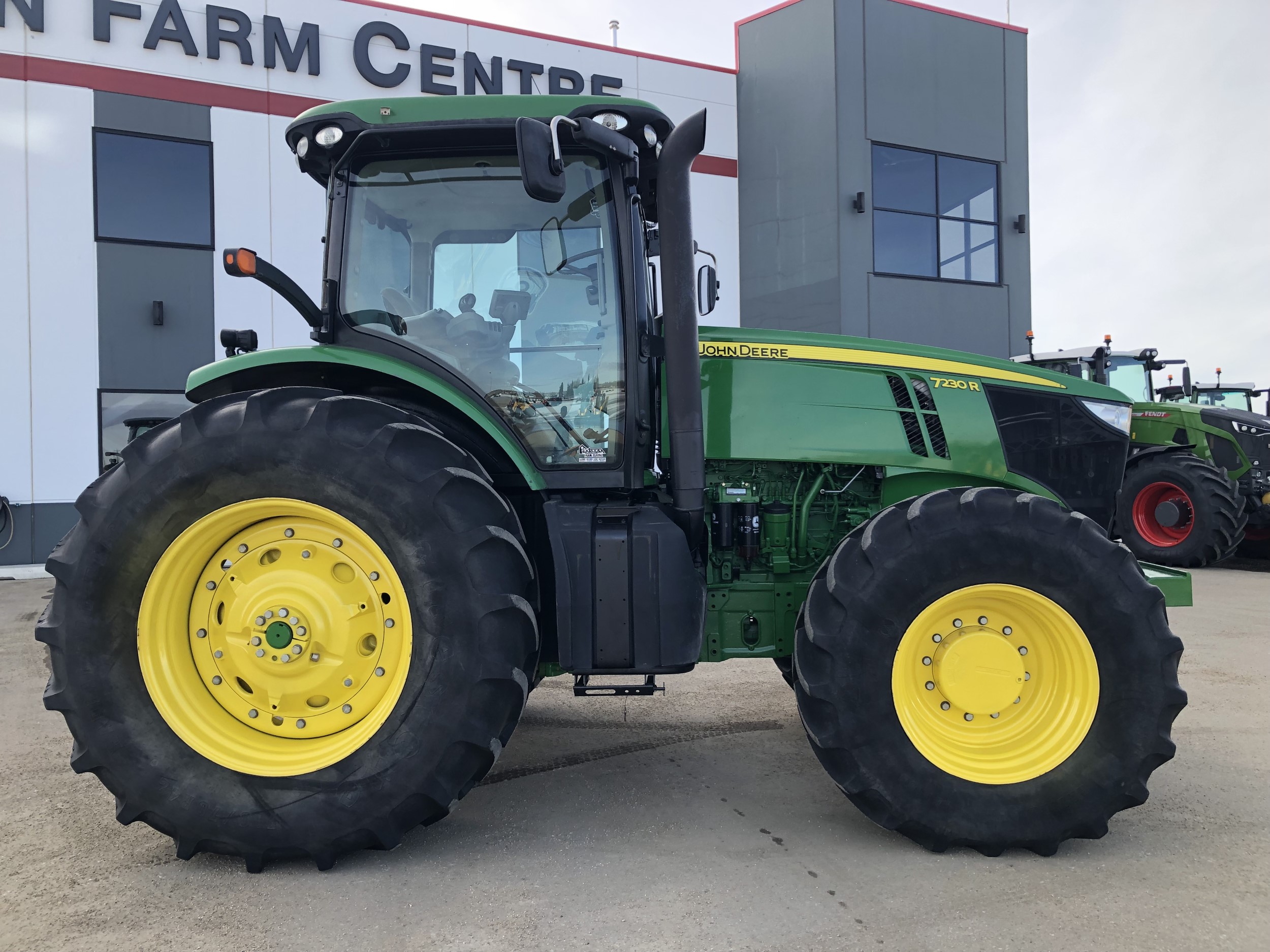 2011 John Deere 7230R Tractor