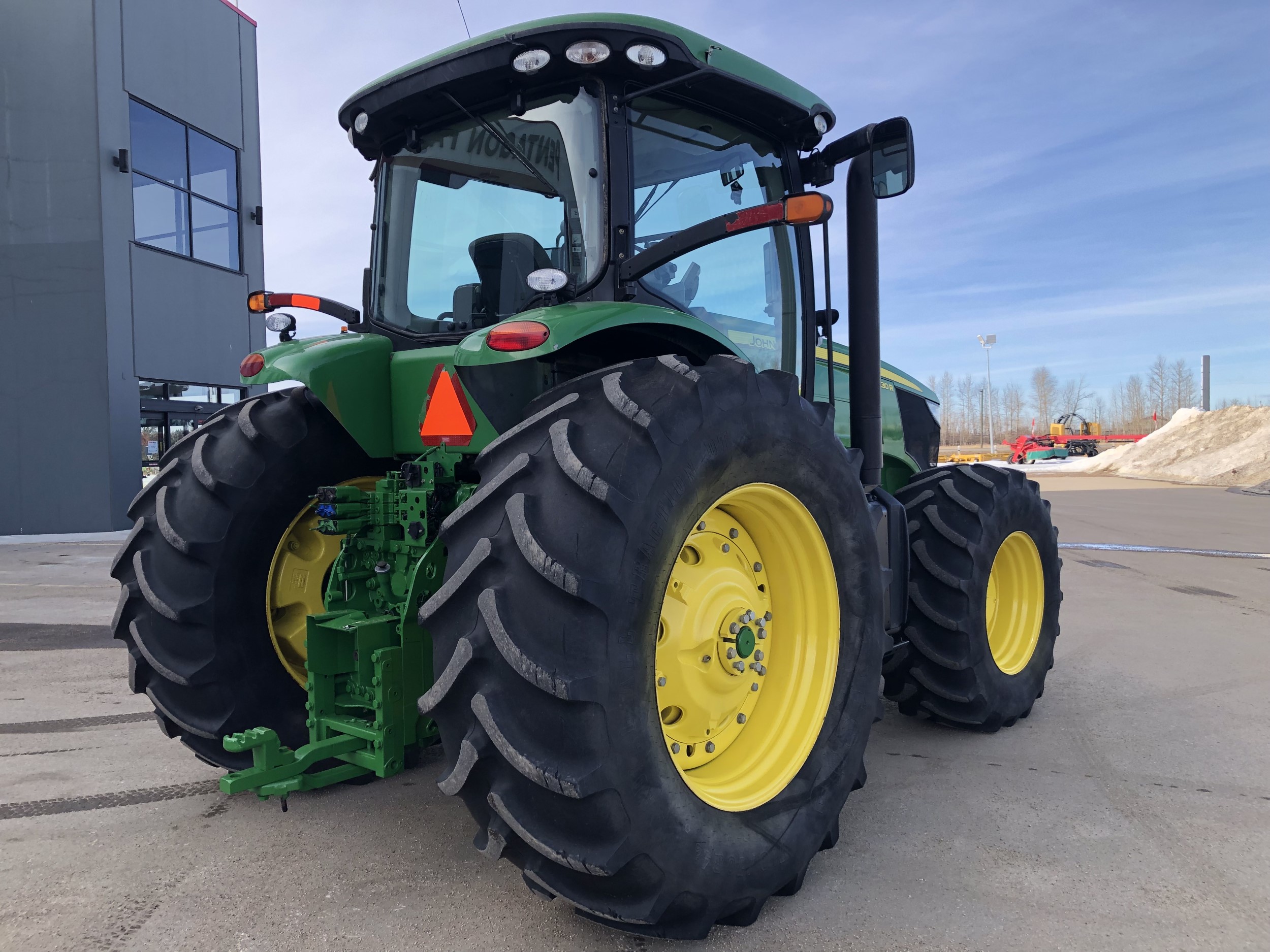 2011 John Deere 7230R Tractor