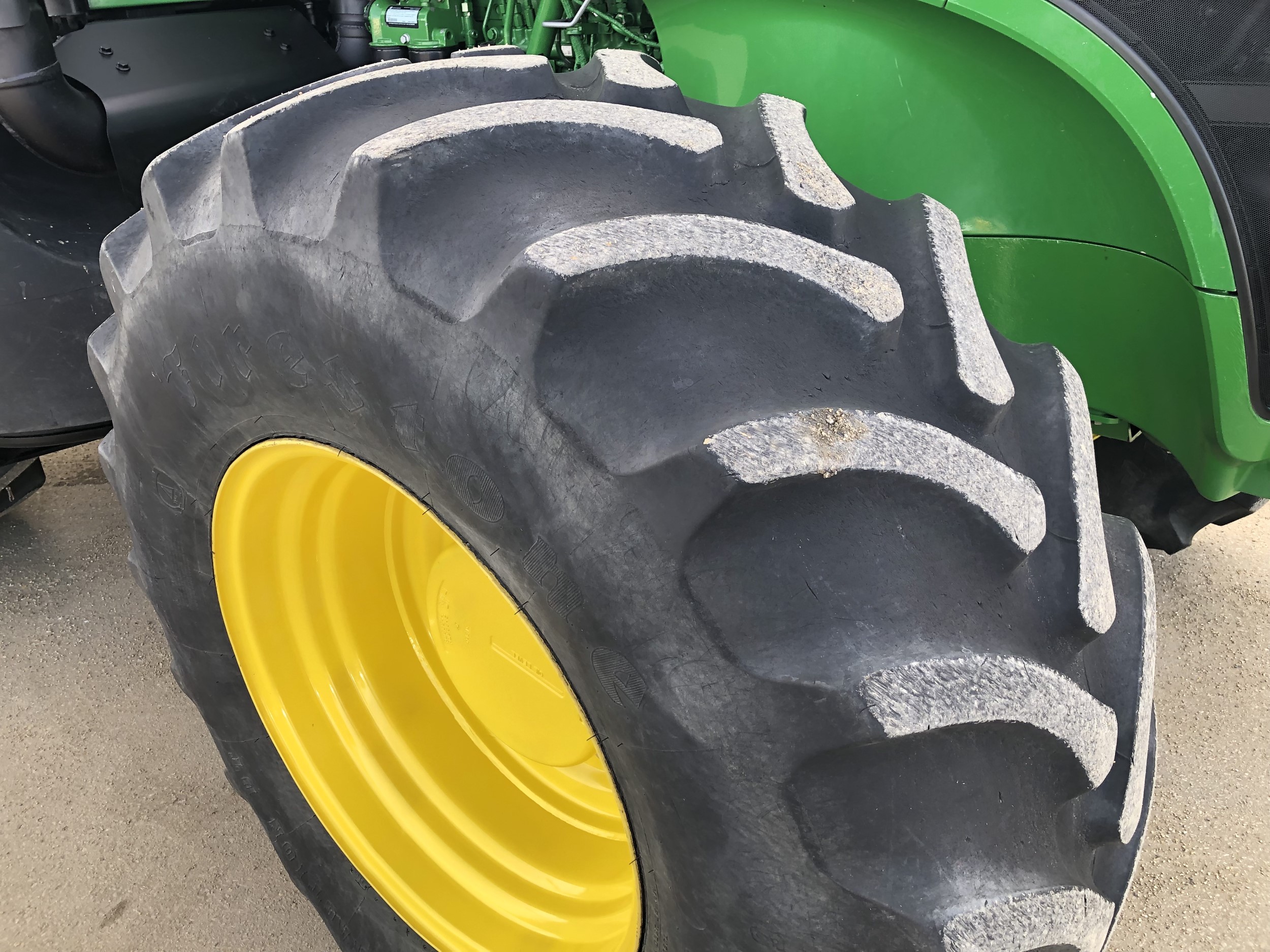 2011 John Deere 7230R Tractor