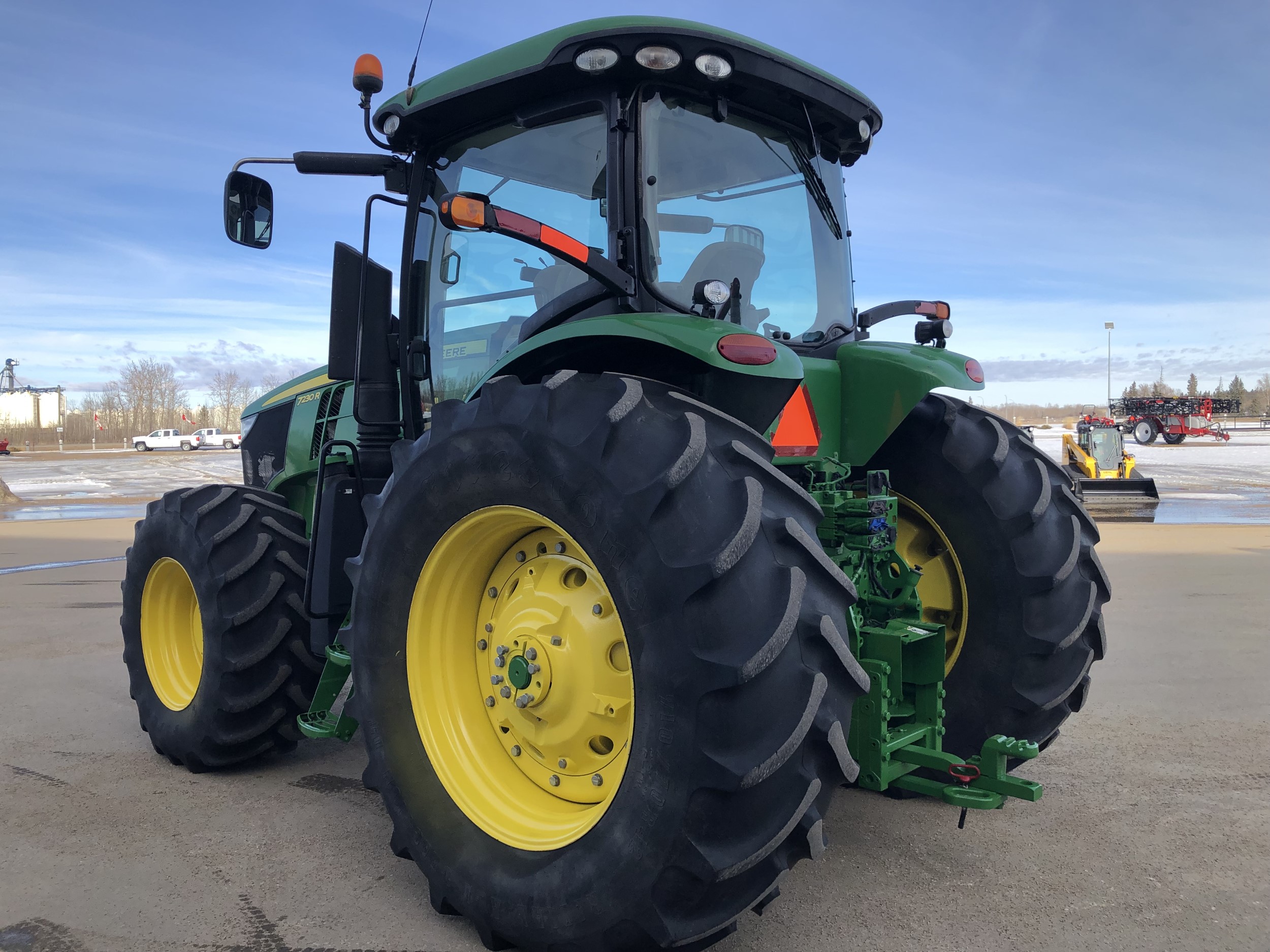 2011 John Deere 7230R Tractor