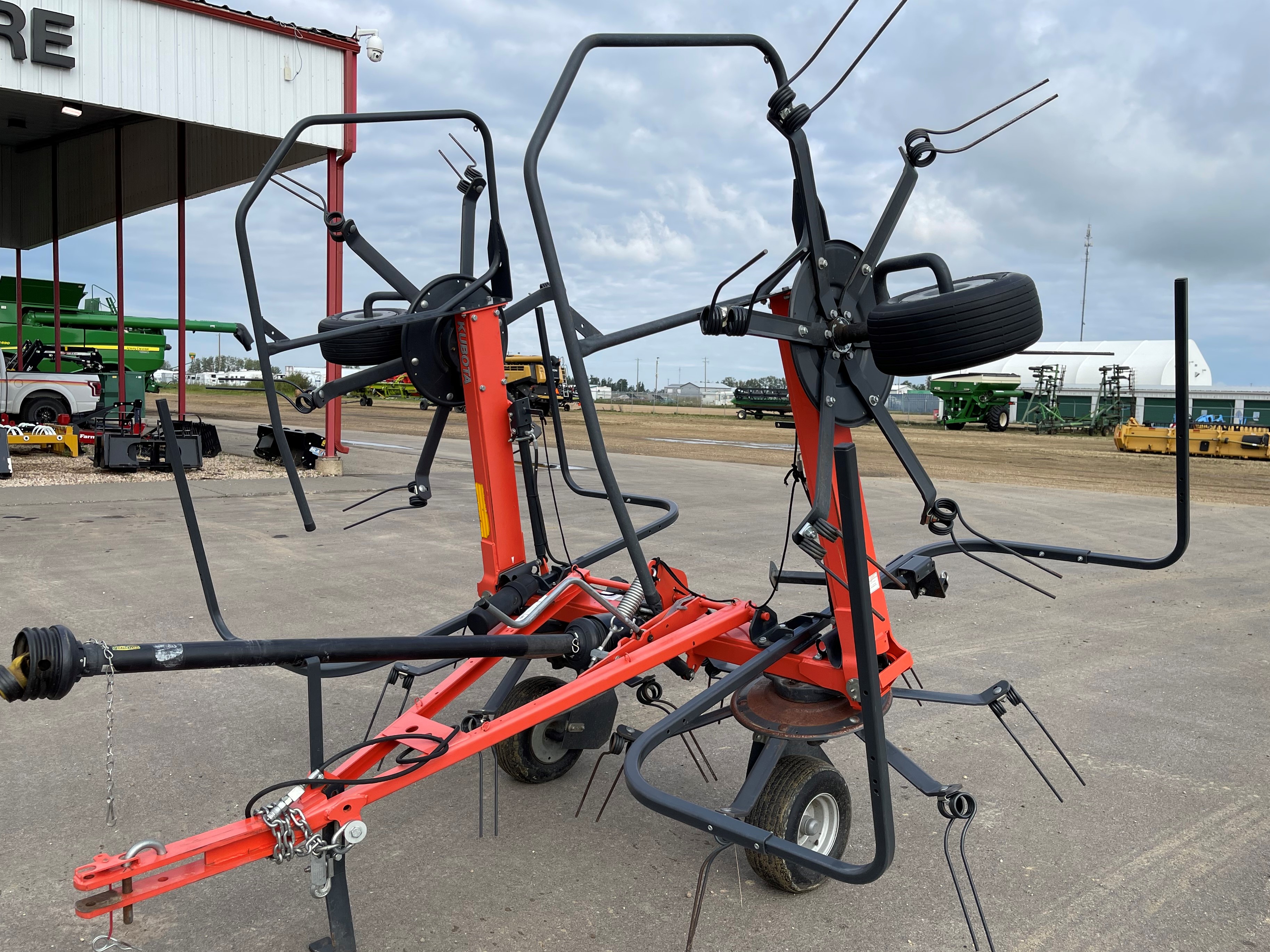 2018 Kubota TE4052T Tedder