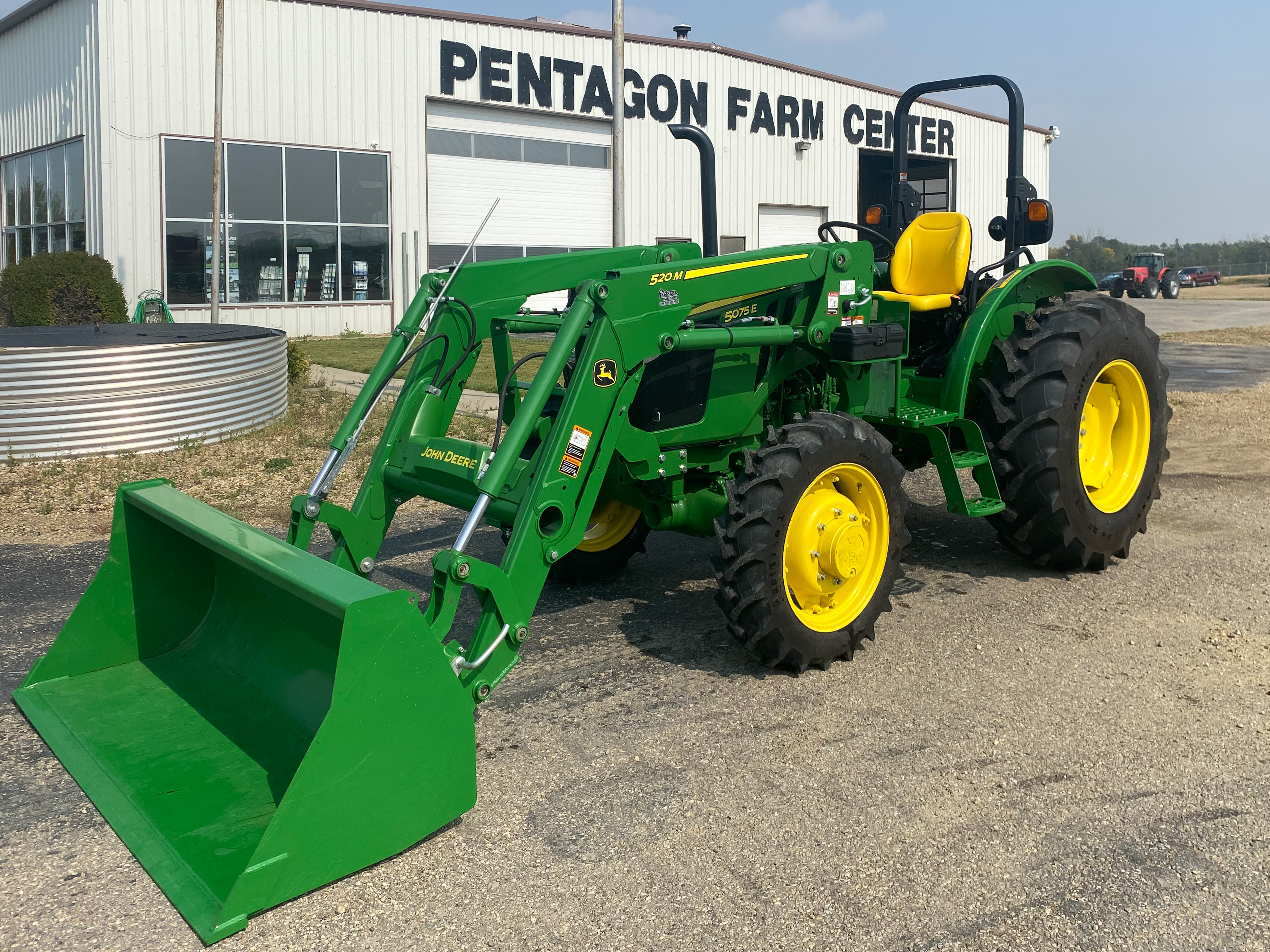 2022 John Deere 5075E Tractor