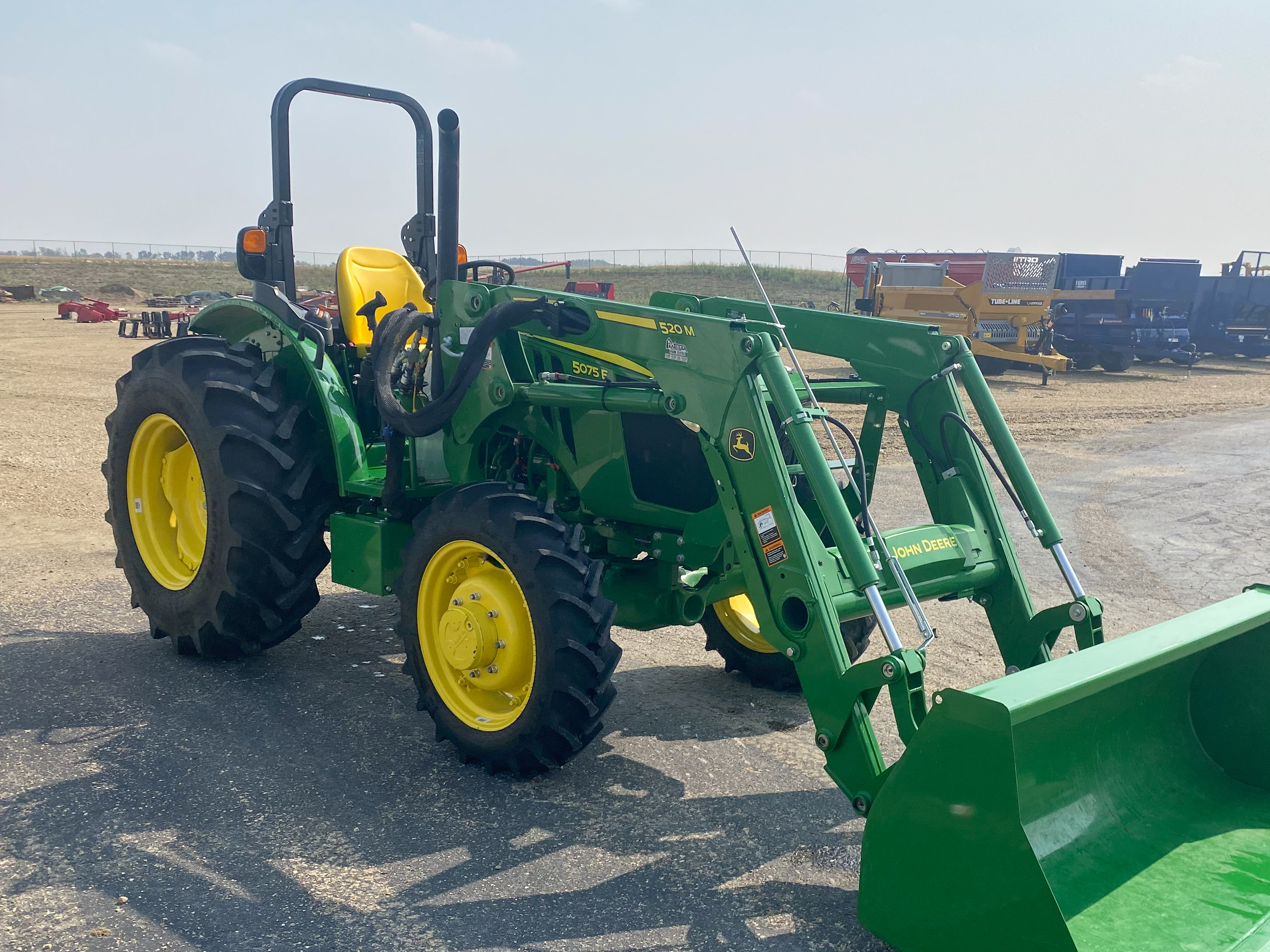 2022 John Deere 5075E Tractor