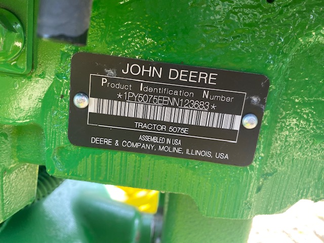 2022 John Deere 5075E Tractor