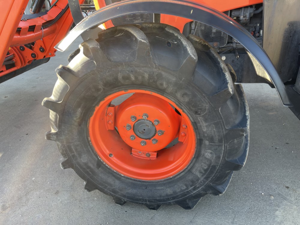 2015 Kubota M6-141 Tractor