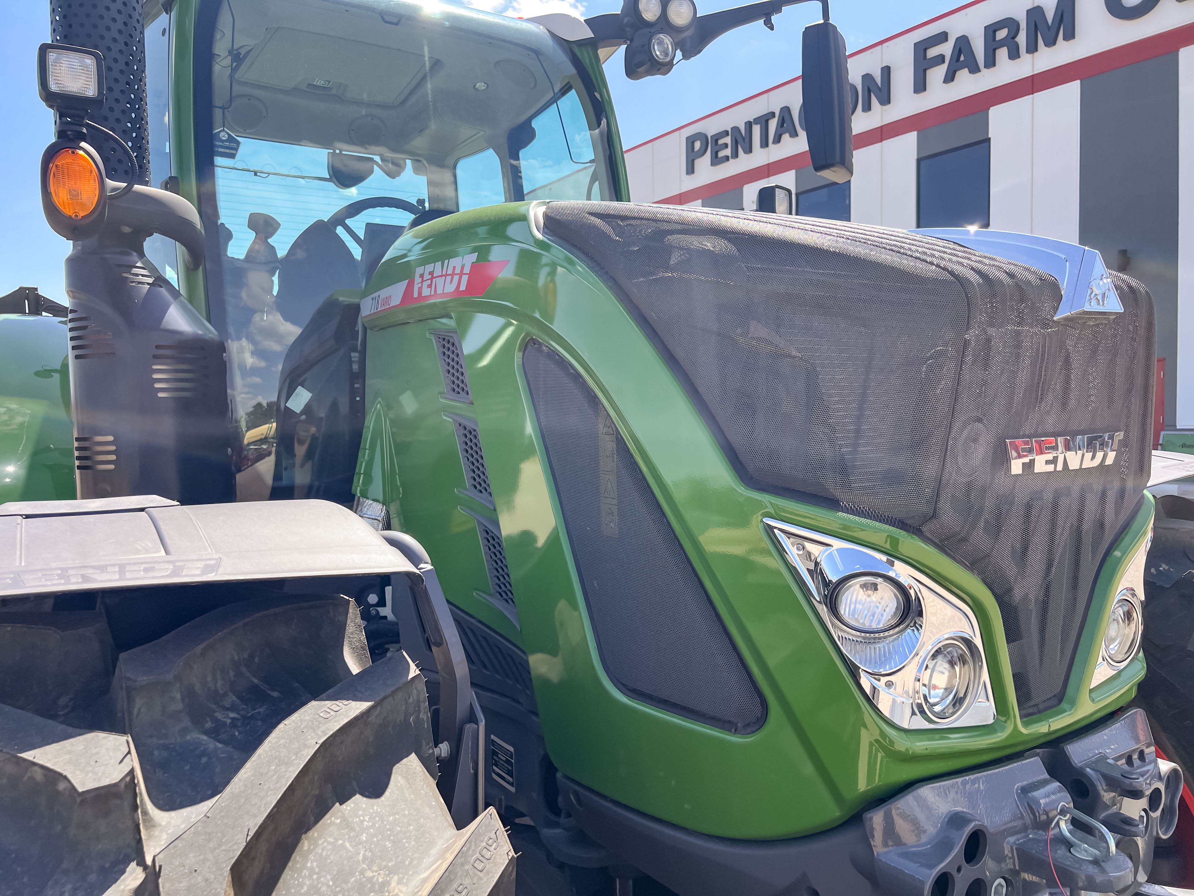 2021 Fendt 718 Gen6 Tractor